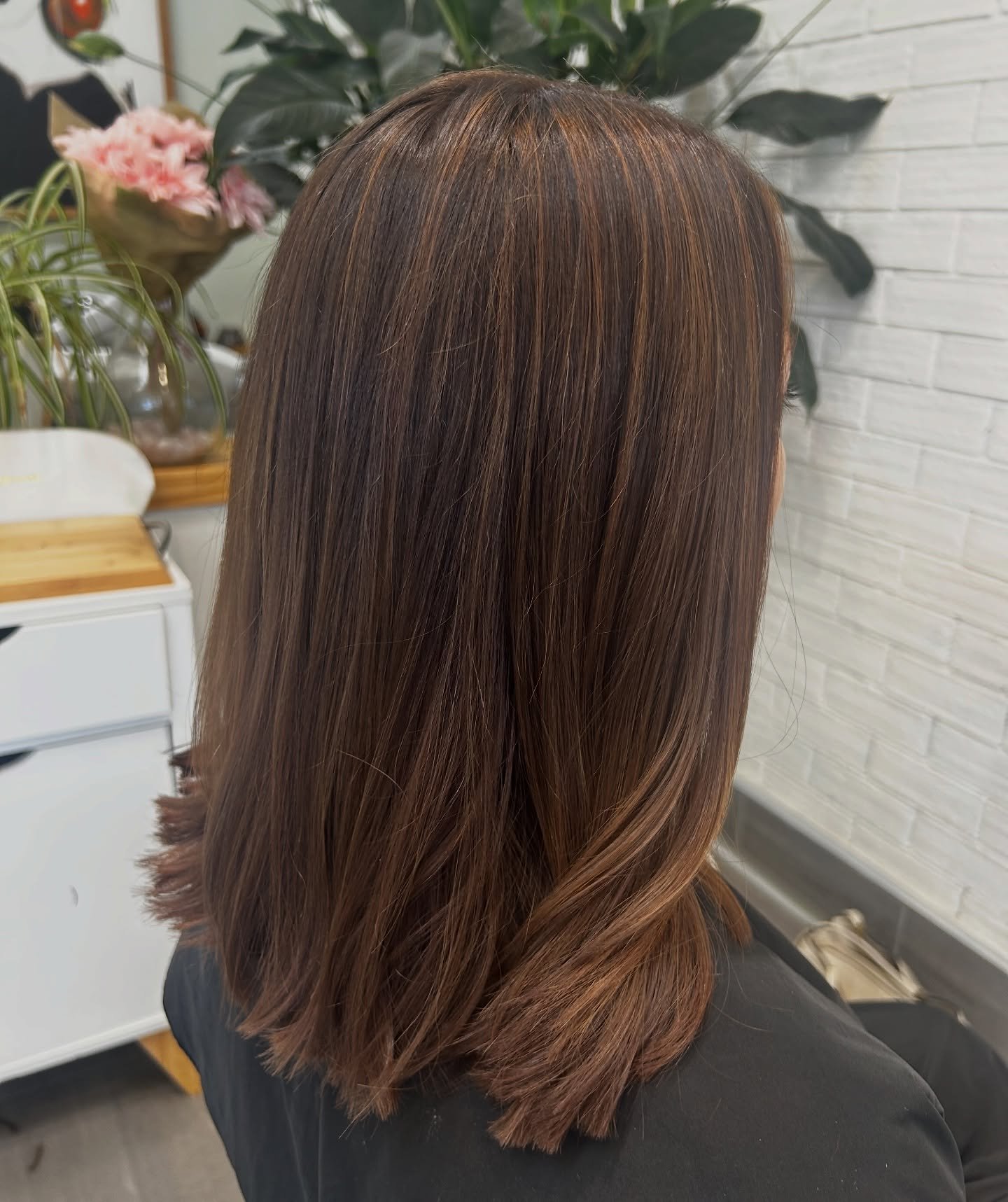 Rich &amp; warm dimensional brunette 🤎🤩
-
@dnaorganics #dnaorganics 
-
#blossomorganichair #brunette #warmbrunette #organiccolour