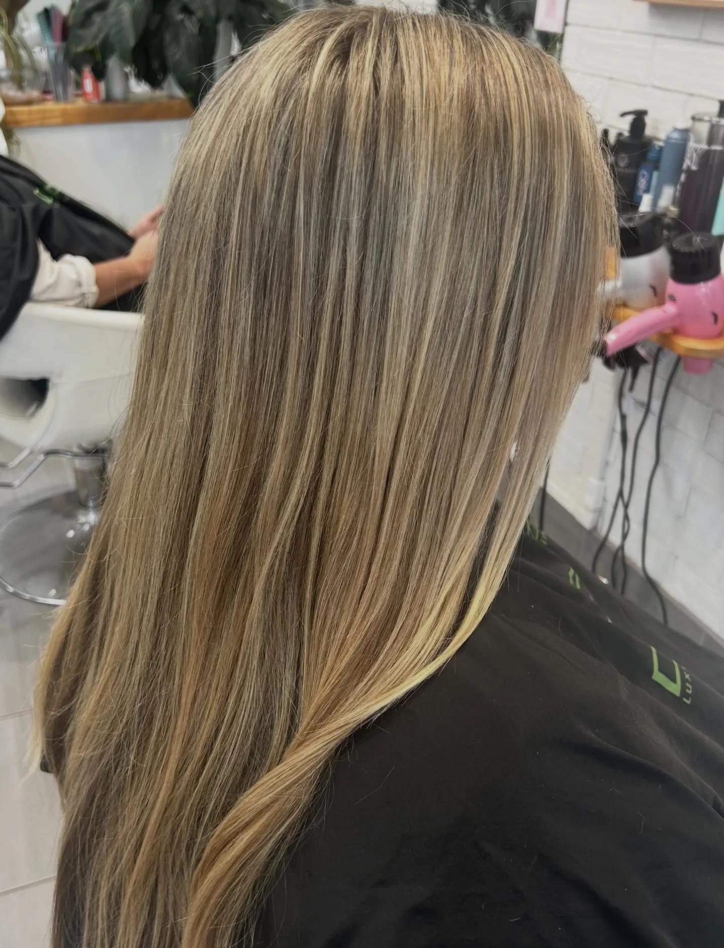 Blondie of the week 🌿😍
-
@dnaorganics #dnaorganics 
#blossomorganichair #blondefoils #organichaircolour #blondefoils