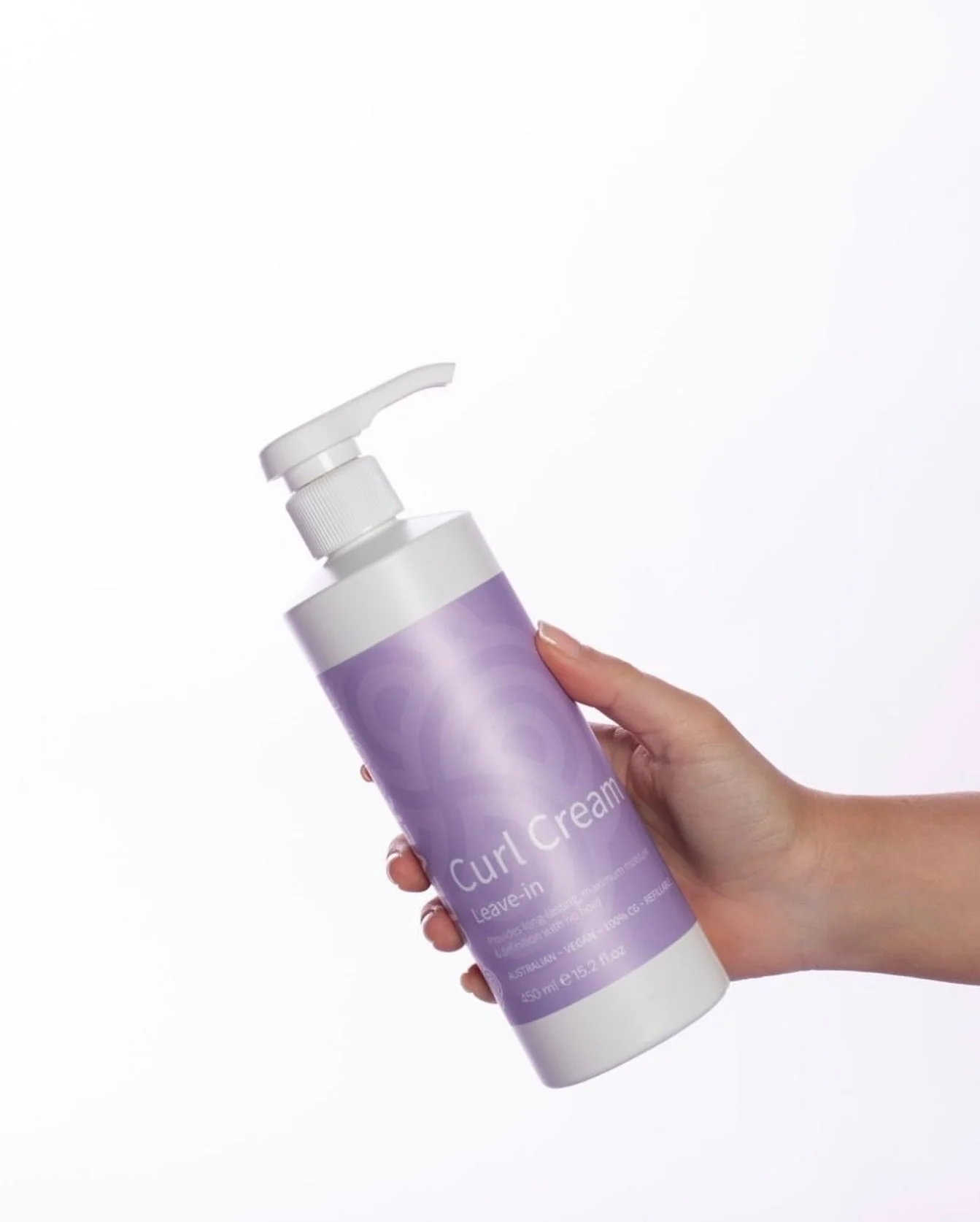 Looking for long lasting, maximum moisture and definition? Meet the Clever Curl Curl Cream 💜
With 88.7% Certified Organic Ingredients, this rich curl cream provides long lasting maximum moisture and beautiful definition with no hold. It may be used 