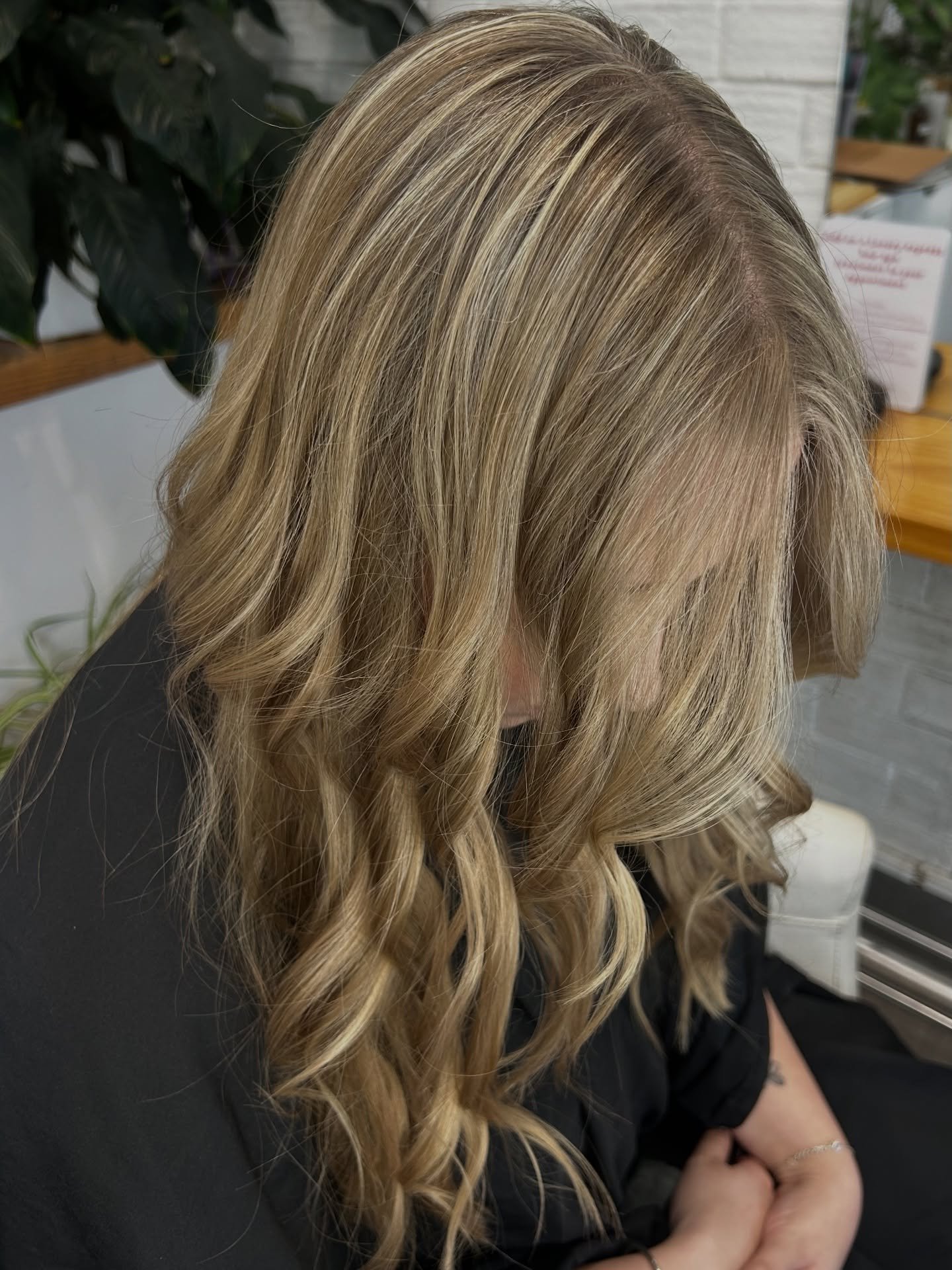 Blondie 😍✨🤍 
-
@dnaorganics #dnaorganics 
#blondehighlights #naturalblonde #organichaircolour #foils