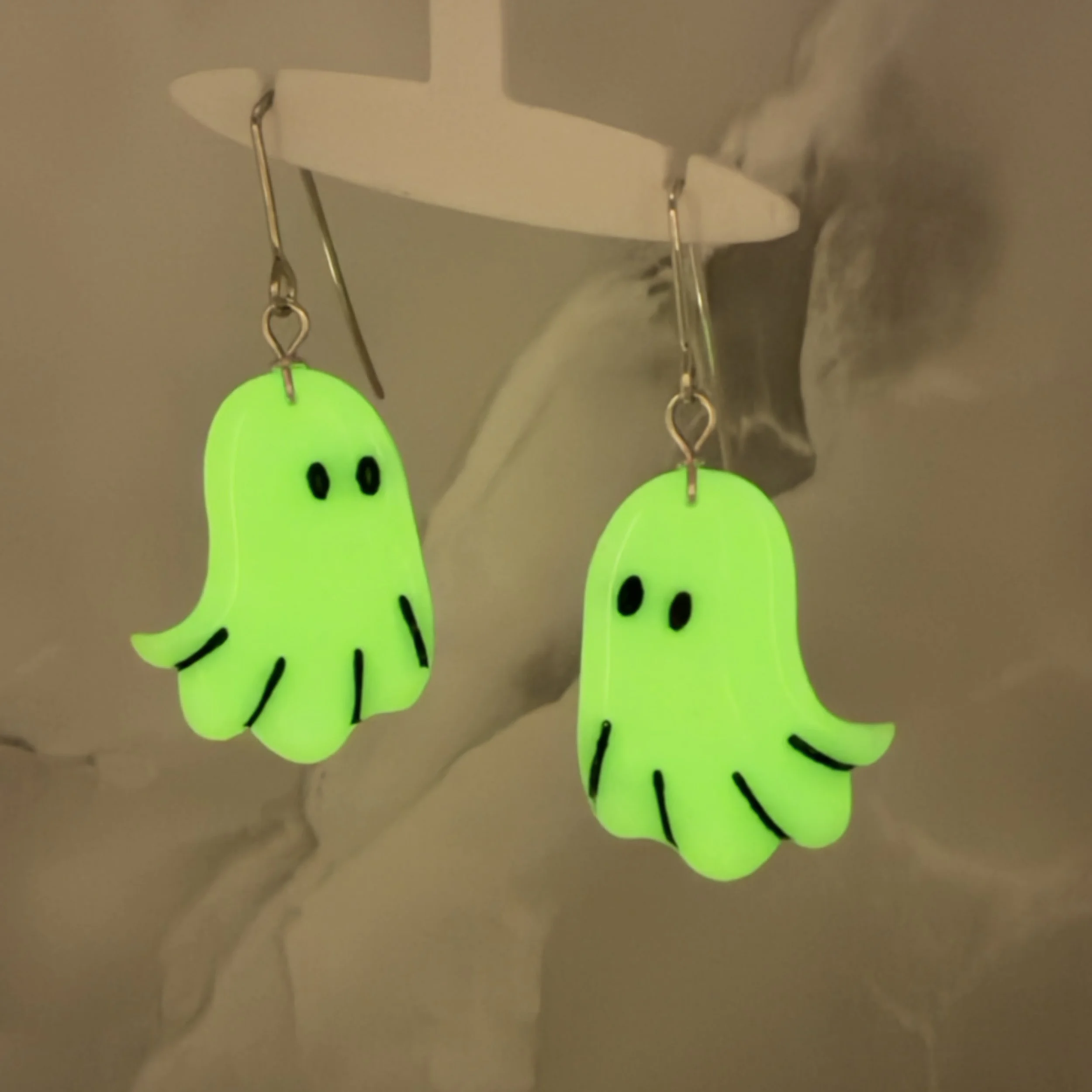 Wisp Glow-in-the-Dark-a