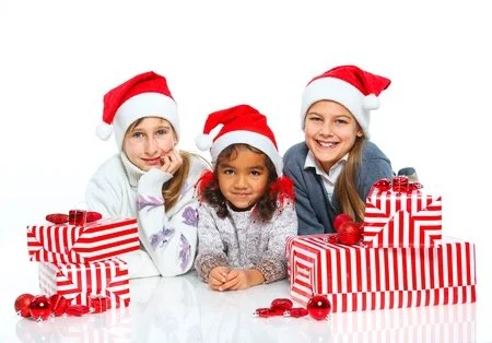 16660724-happy-kids-in-santa-s-hat-with-gift-box.jpg