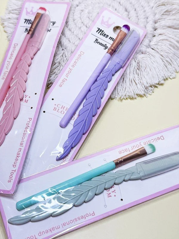 Eyebrow Shaping Razor And Brush Set