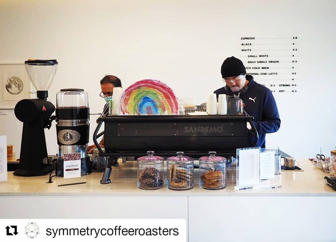 You can't have a rainbow without the rain! Hang in there Melbournians, we're almost there! 

📸 @symmetrycoffeeroasters
.
.
.
.
.
.
.
.
.
.
#rainbow #supportlocal #lockdown #felixculpacoffee #resevoir #foodaholic #specialtycoffee #coffeemelbourne #Me