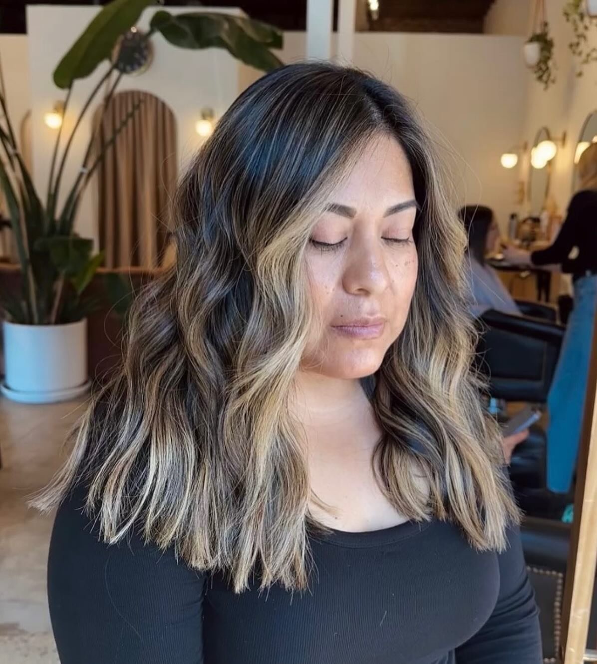 Adding some soft, sun kissed highlights is the perfect way to welcome the Spring season🌸💓

Whether you&rsquo;re craving some more dimension, or wanting to go brighter, we&rsquo;re here to help! 

Hair by @mellikeshair 🤍✨