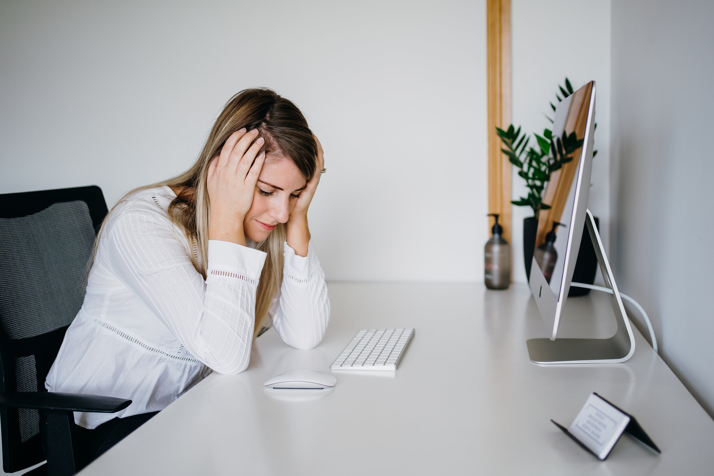 Pregnancy Pain Sitting at a Desk: Why Does It Hurt and What Can I Do?