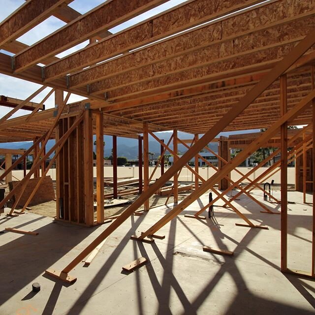 Progress on the framing at our custom home project in @pga_west 
#customhomebuilder 
@cityoflaquinta 
@theamexgolf
#theamexgolf