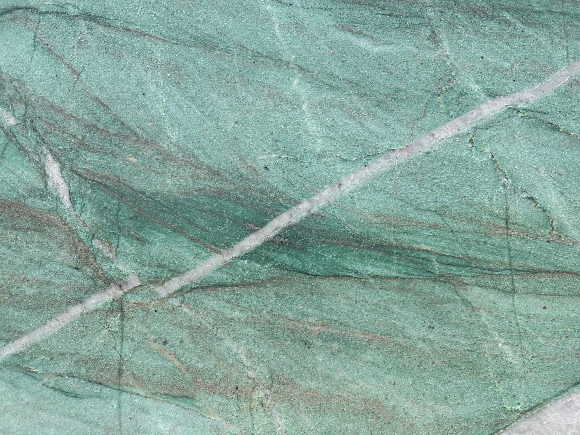 Emerald Crystallo Quartzite Close Up 2.jpg