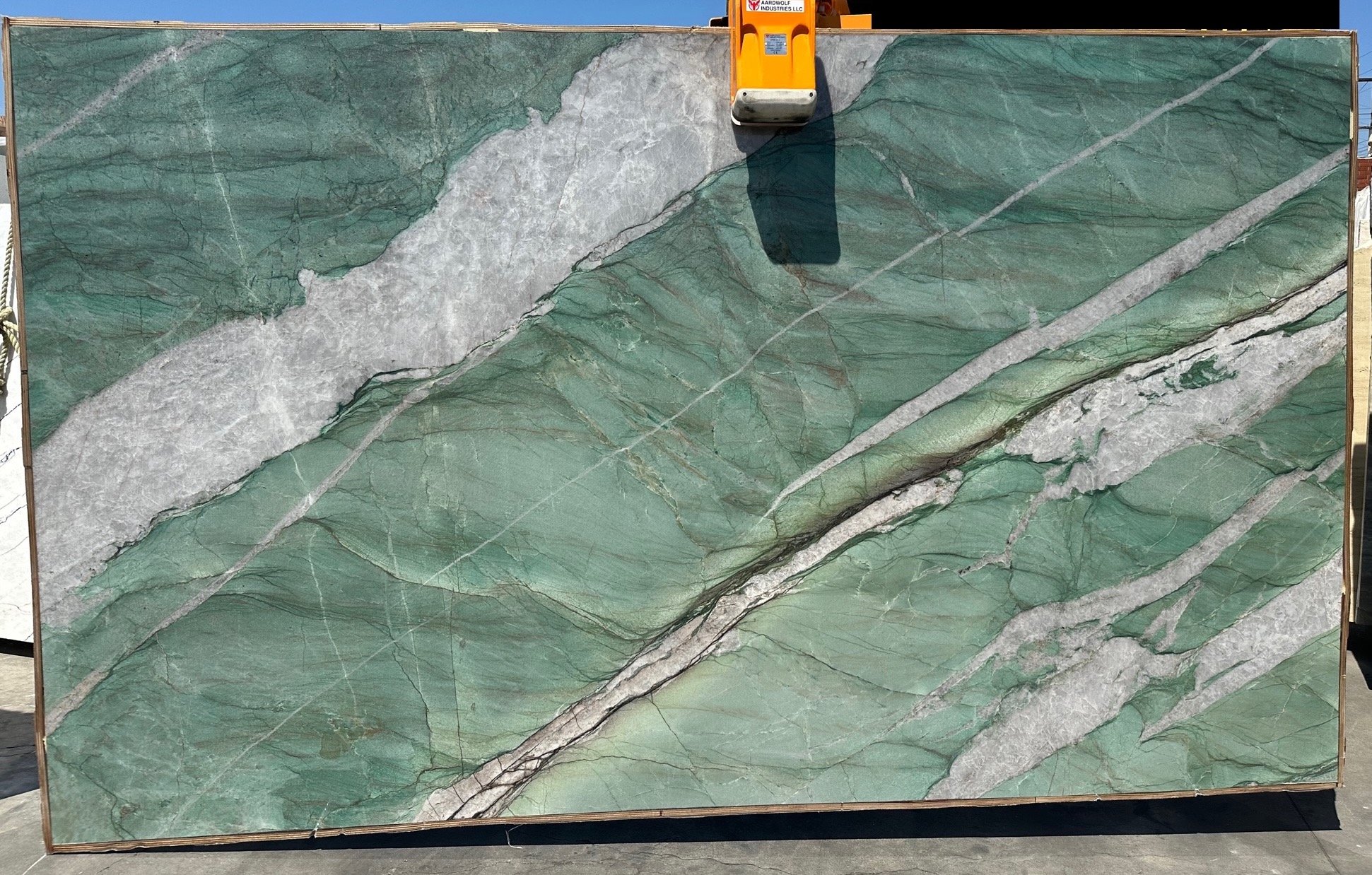 Emerald Crystallo Quartzite Slab 2.jpg