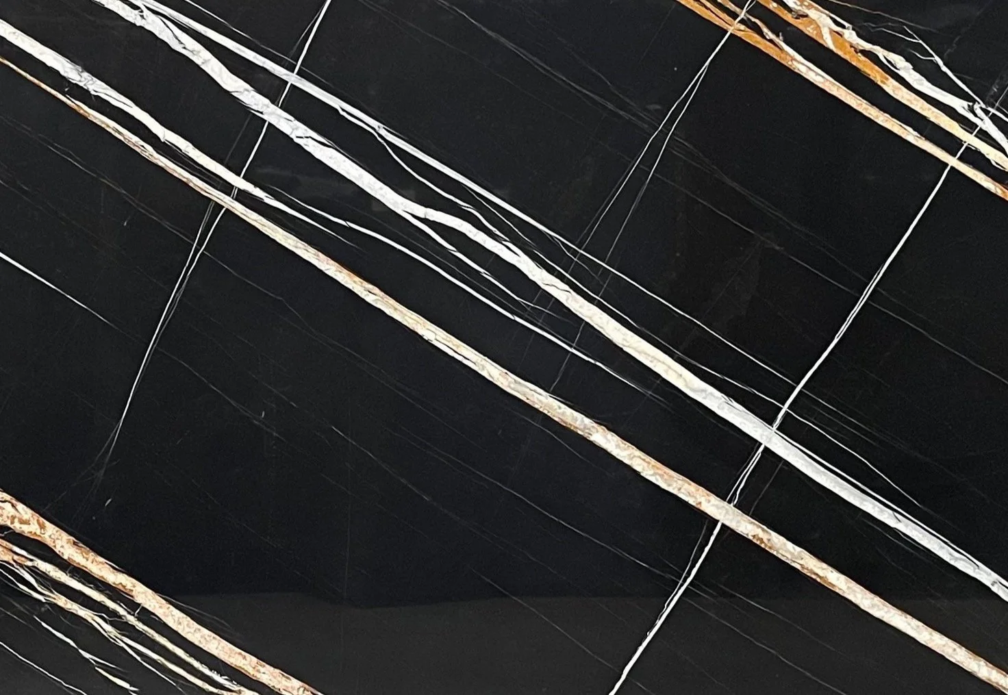 Sahara Noir | Marble