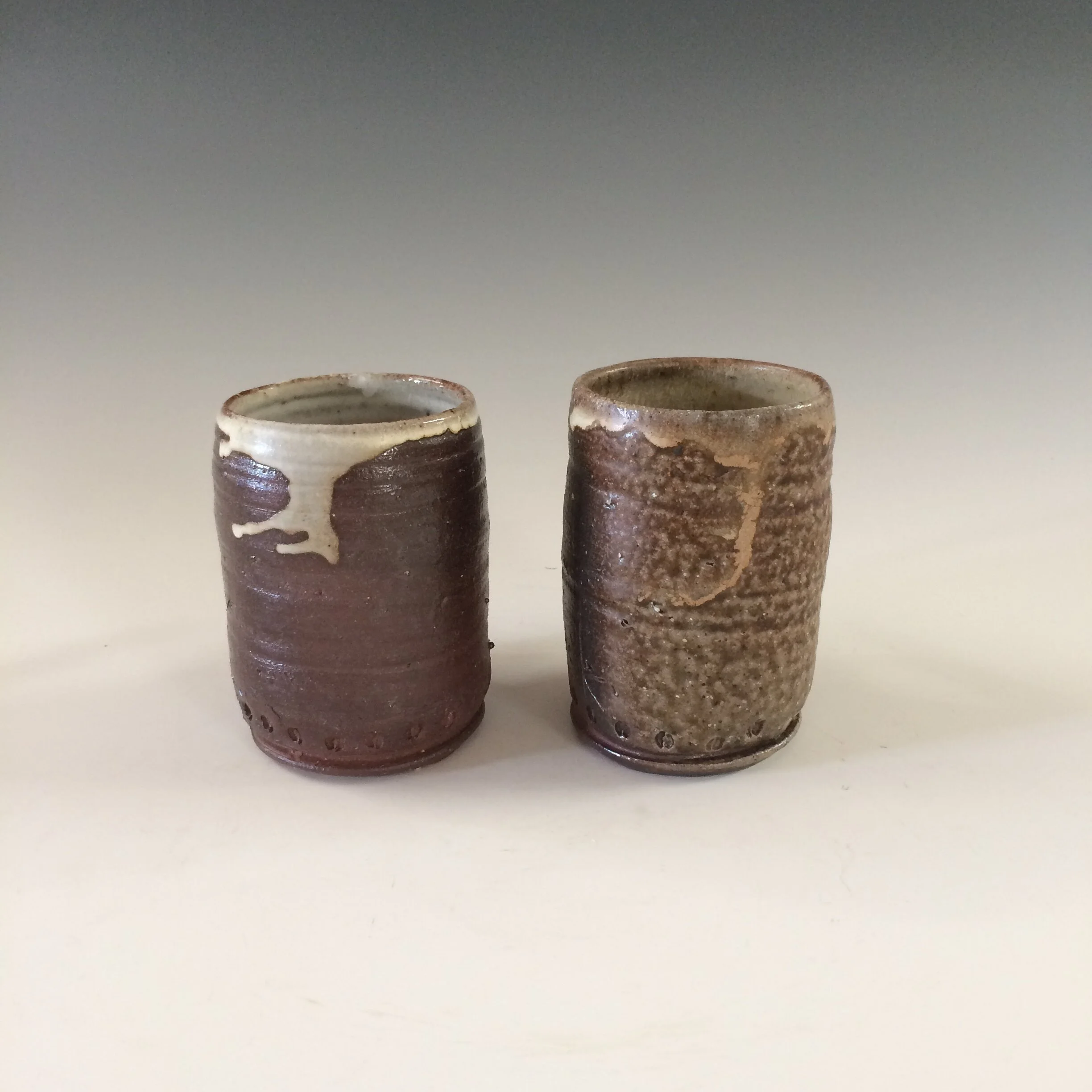 Barrel mug - unglazed exterior