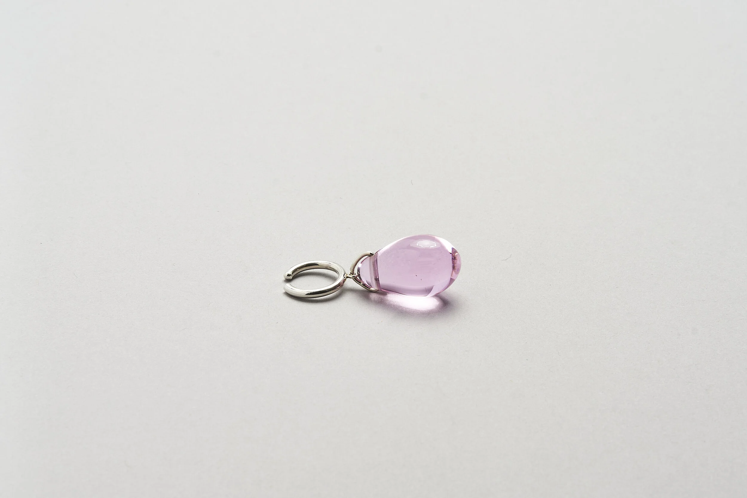 Rose Luminous Drip Earcuff 125€ 9561.jpg