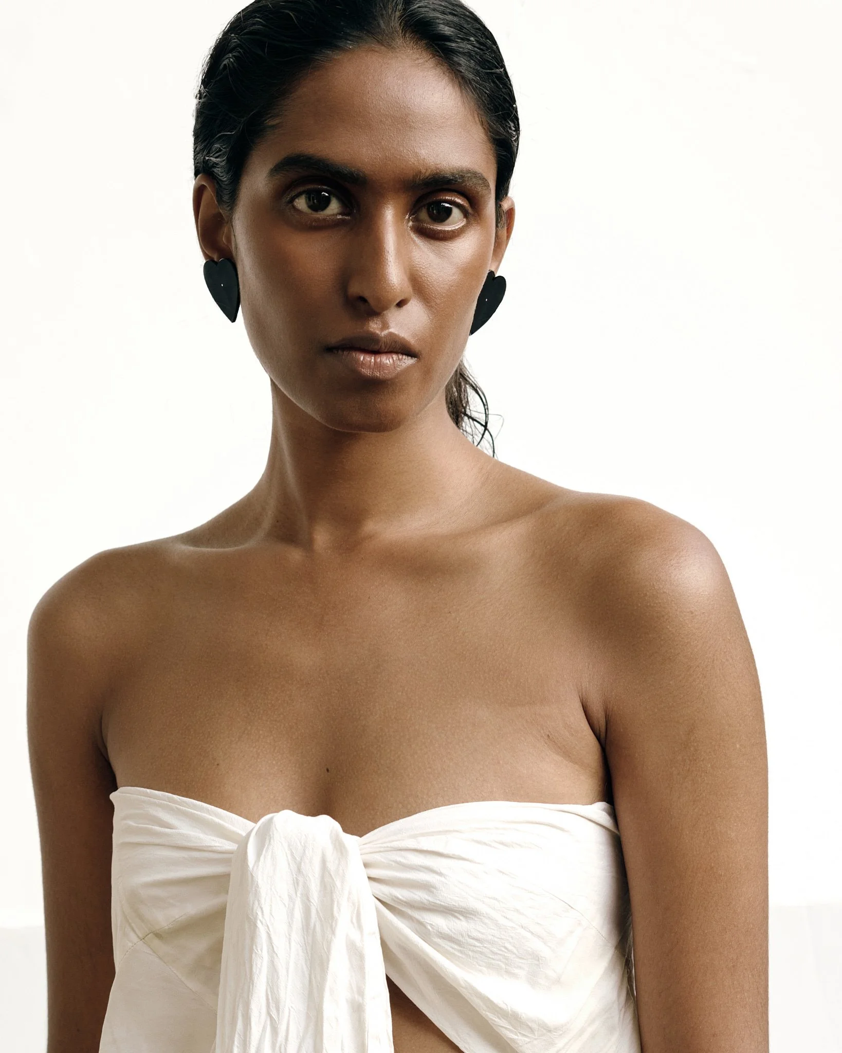 Heart Earstud Small Black - Agate - 239Euro - nr.1..jpg (Kopie)