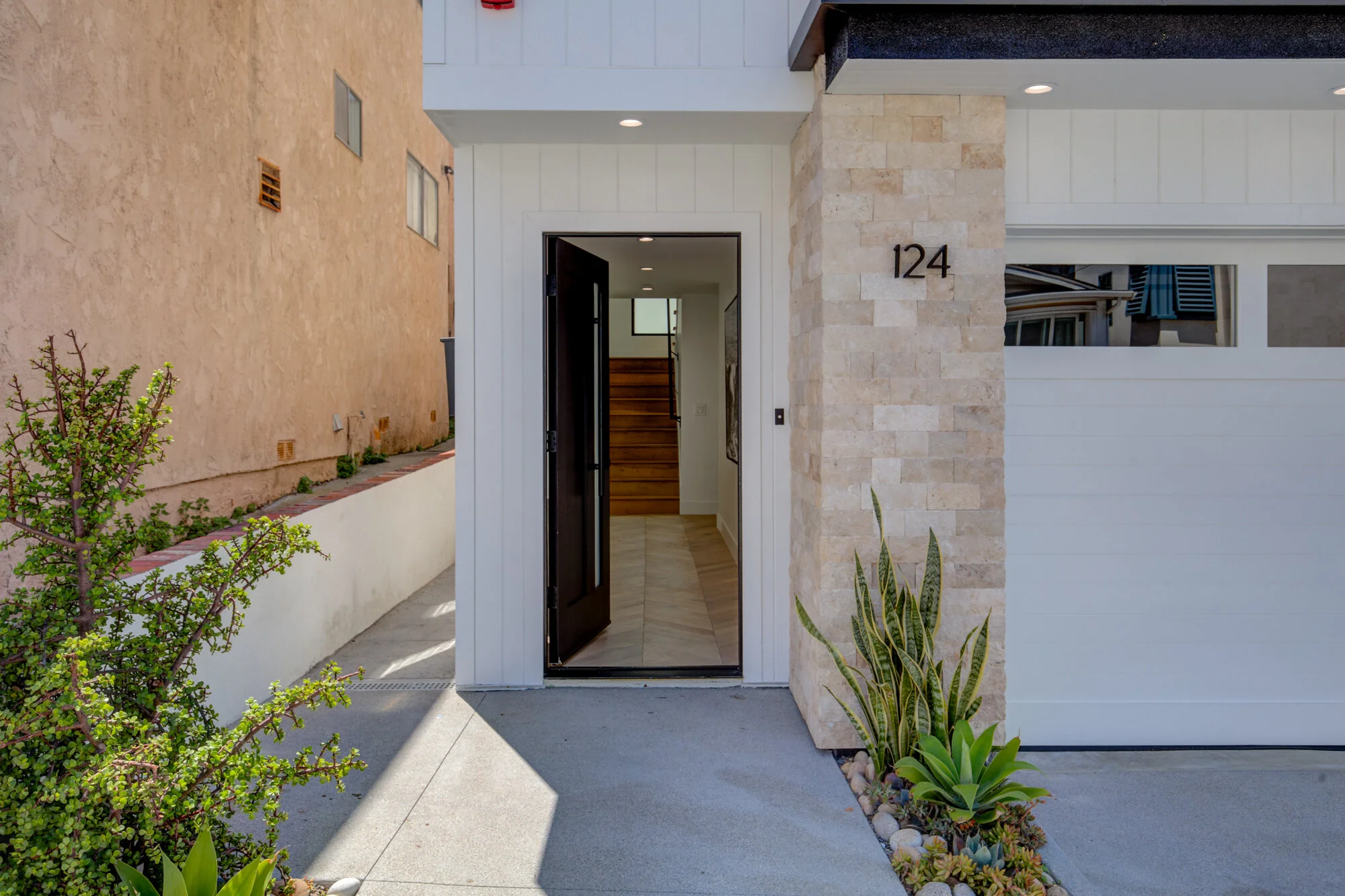 124 39th St MB-23.jpg