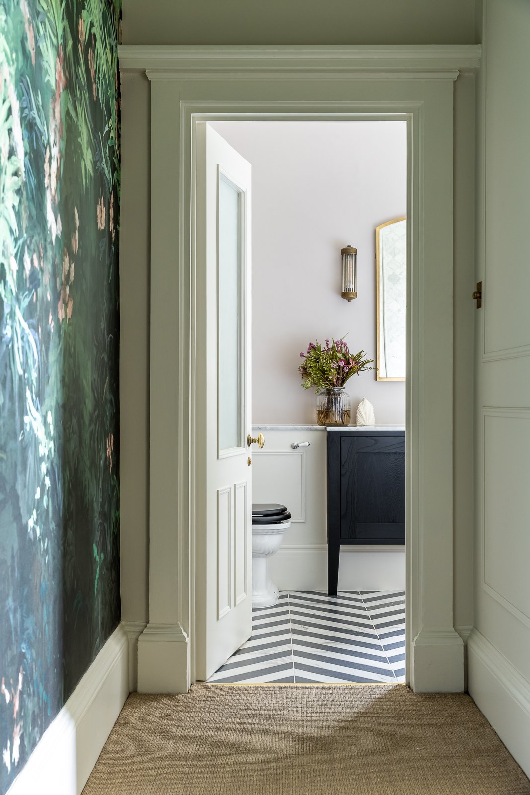 CharlotteBucciero-interiors-mural-wallpaper-floral-deco-chevron-tiles-toilet.jpg