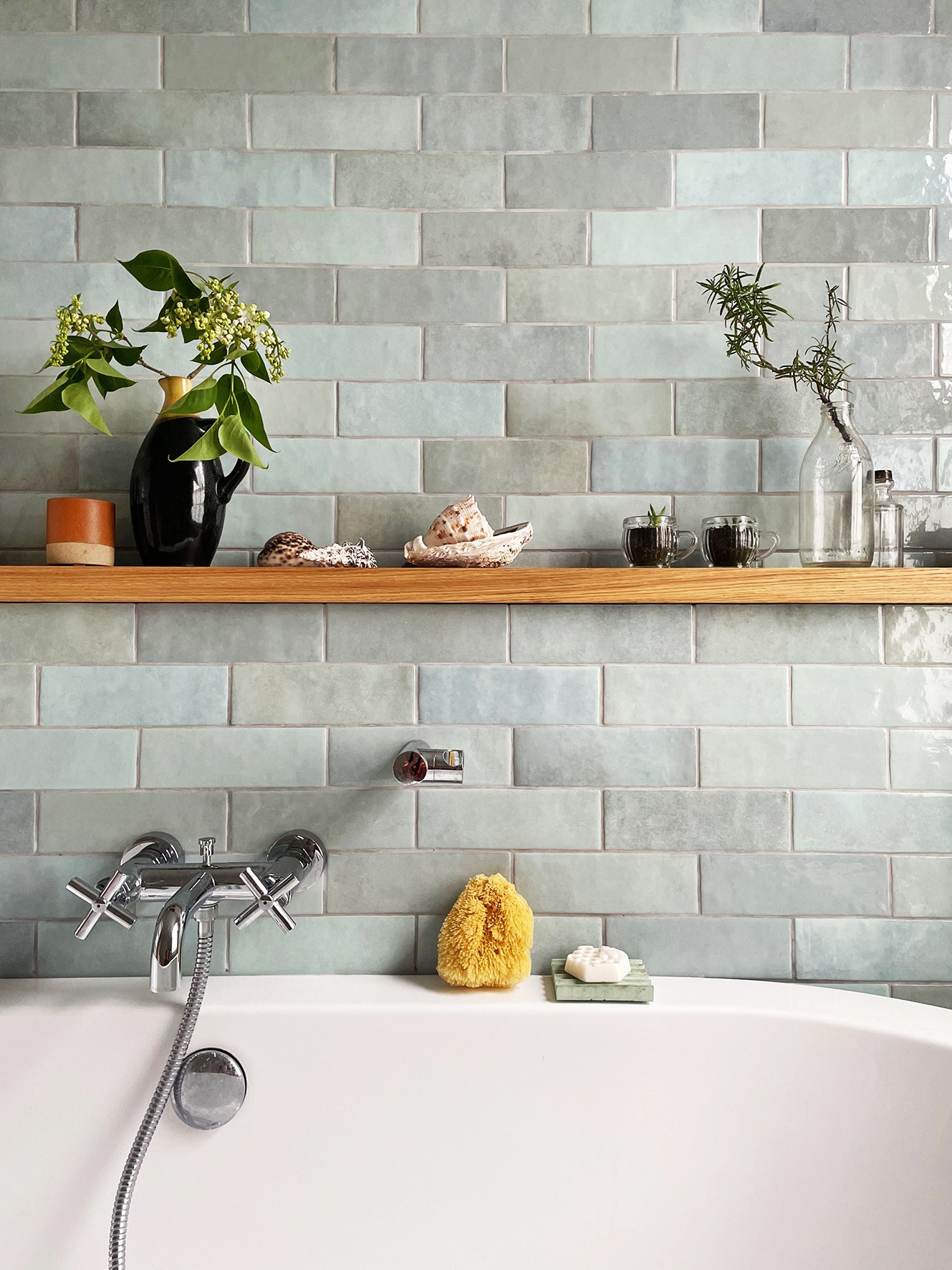 CharlotteBucciero-Interiors-Bathroom-tile-blue-splashback-bathtub.jpg
