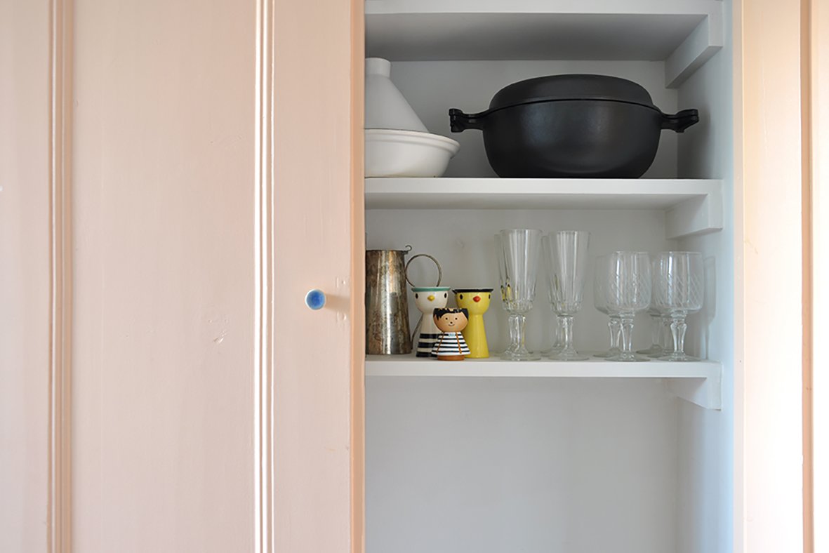 CharlotteBucciero-interiors-kitchen-cupboard-pink-storage-organisation.jpg