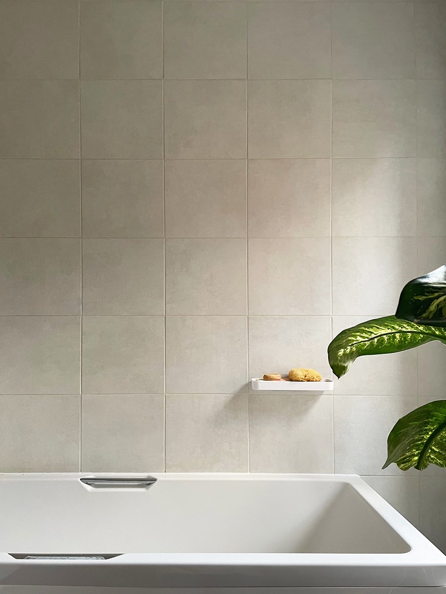 charlottebucciero-interiors-bathroom-square-tiles-bath.jpg