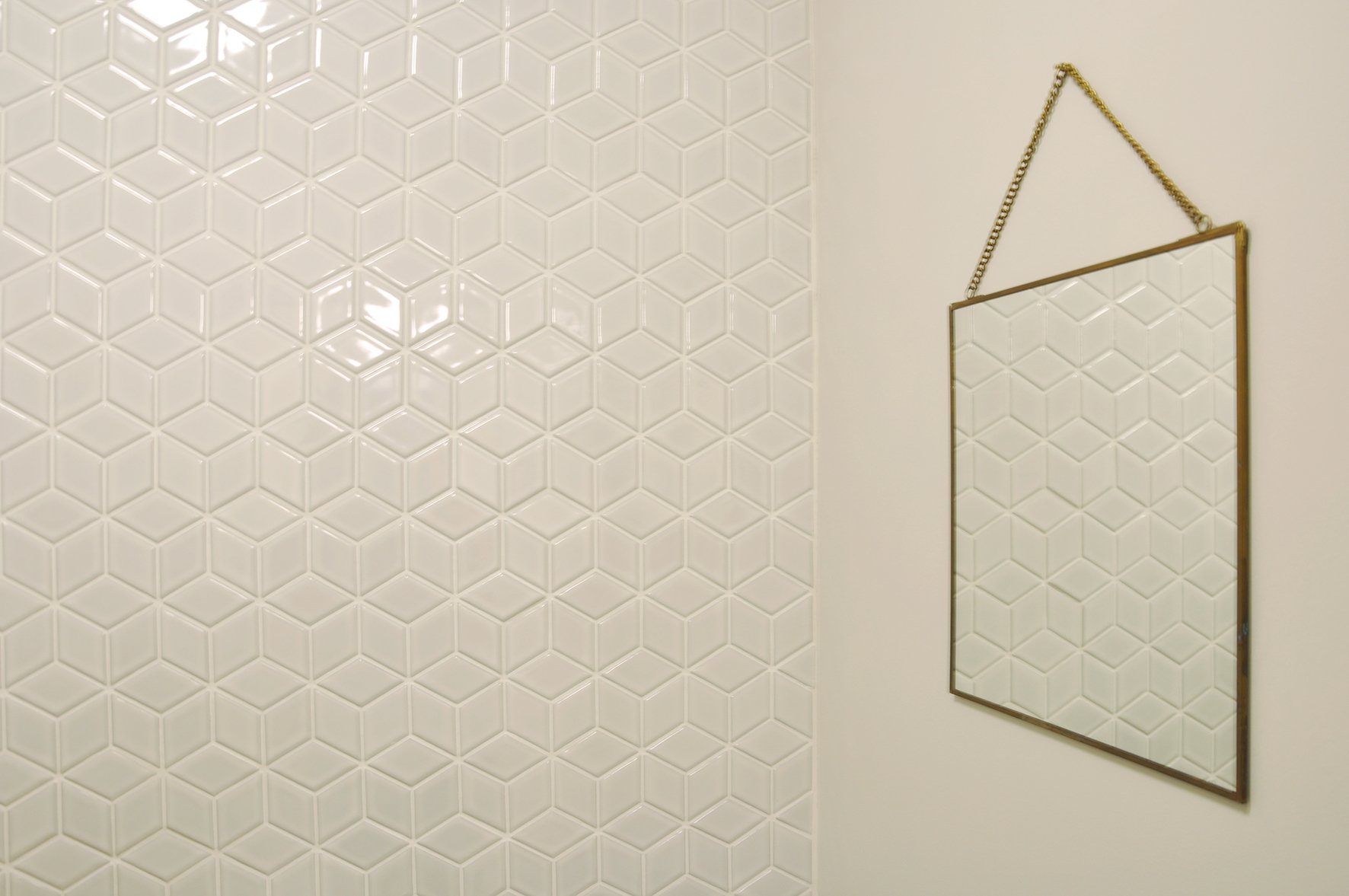 CharlotteBucciero-Interiors-bathroom-wall-tiles-mirror-pattern-geometric-cream.jpg