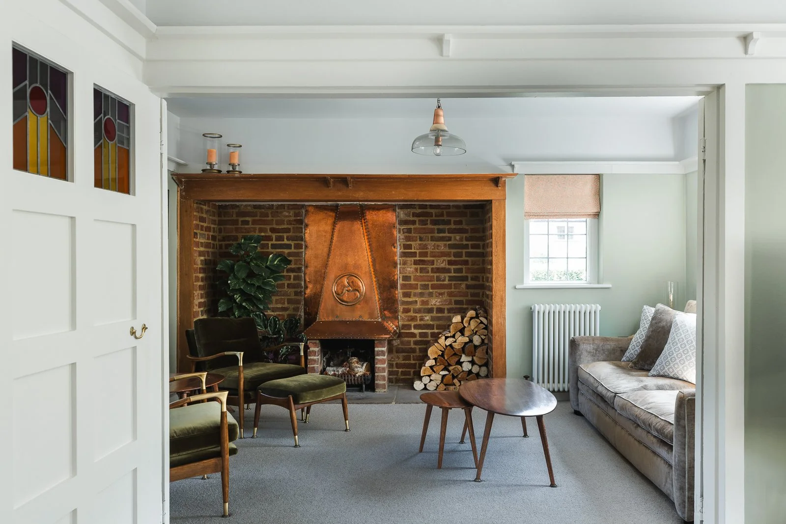 fireplace-mantel-minimal-decor-charlotte-bucciero-interiors.jpg