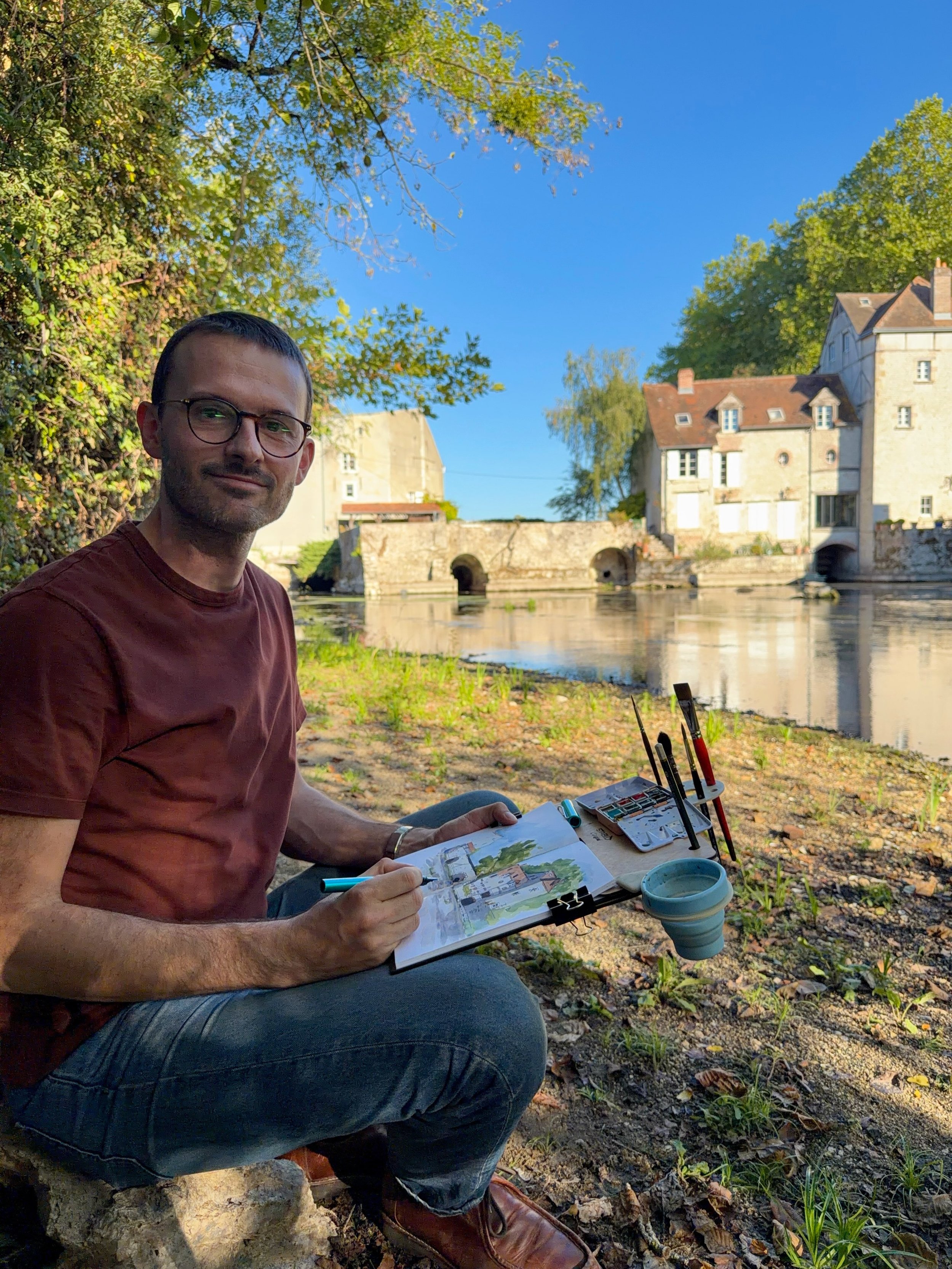 👋 For those who don&rsquo;t know me yet, I&rsquo;m Guillaume!

I&rsquo;m the one who makes your easels and accessories, manages the website and orders, and the person you&rsquo;re talking to whenever you leave a comment, send a DM, or ask a question