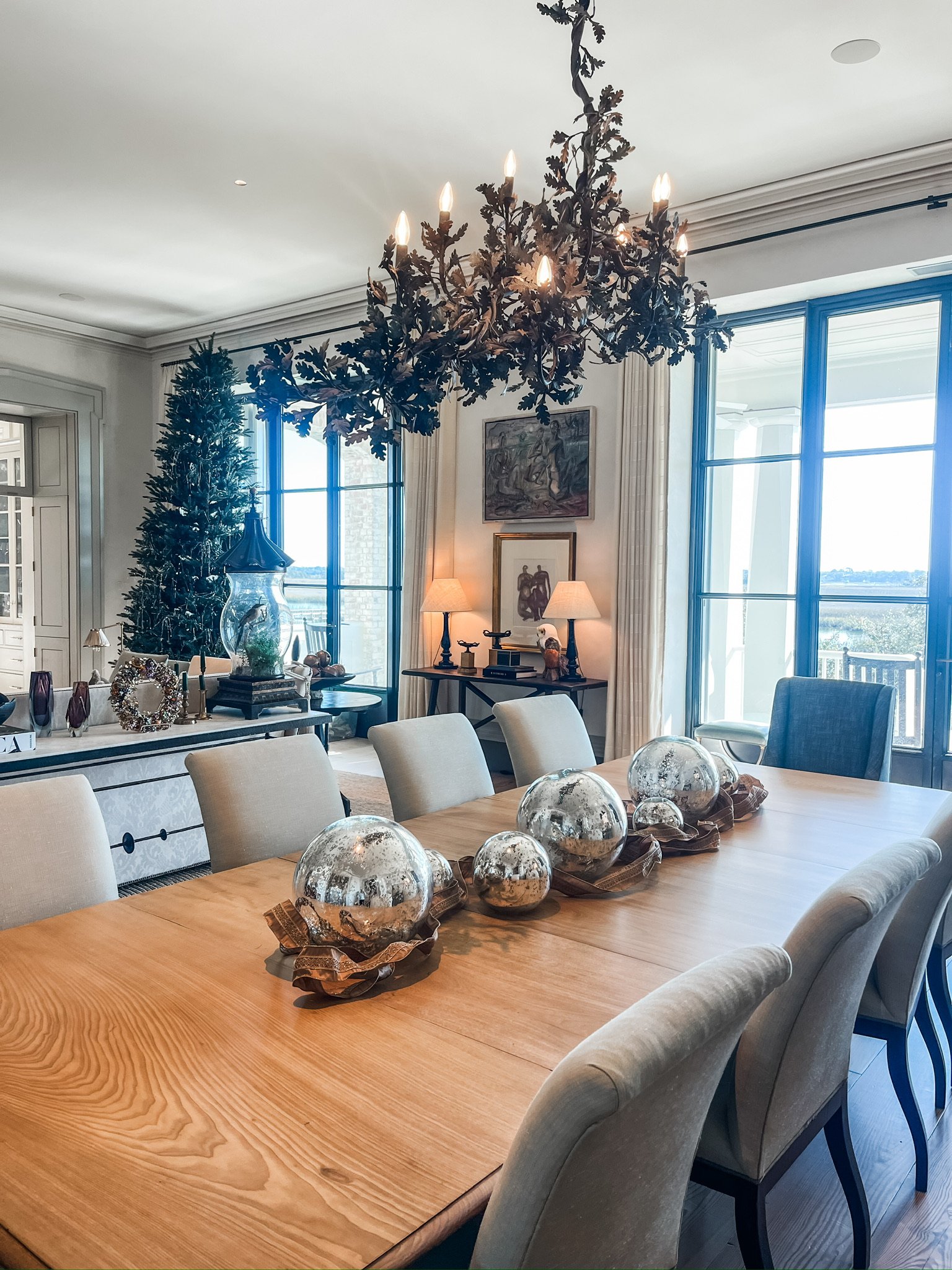 Making Your Season a Little Easier: Holiday Setup and Decorating Services