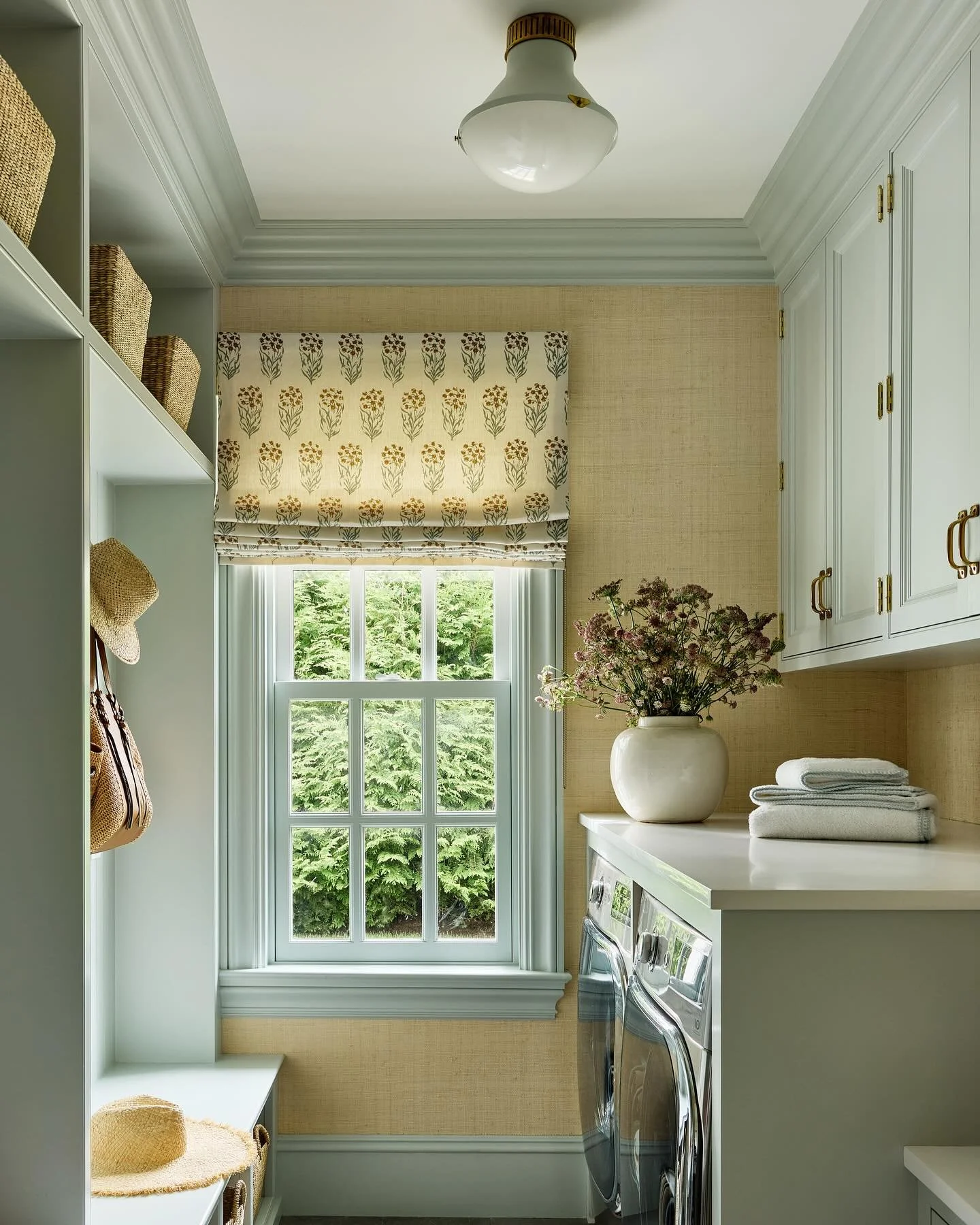 Subtle texture and tone in this Greenwich Mudroom 

Photo @readmckendree