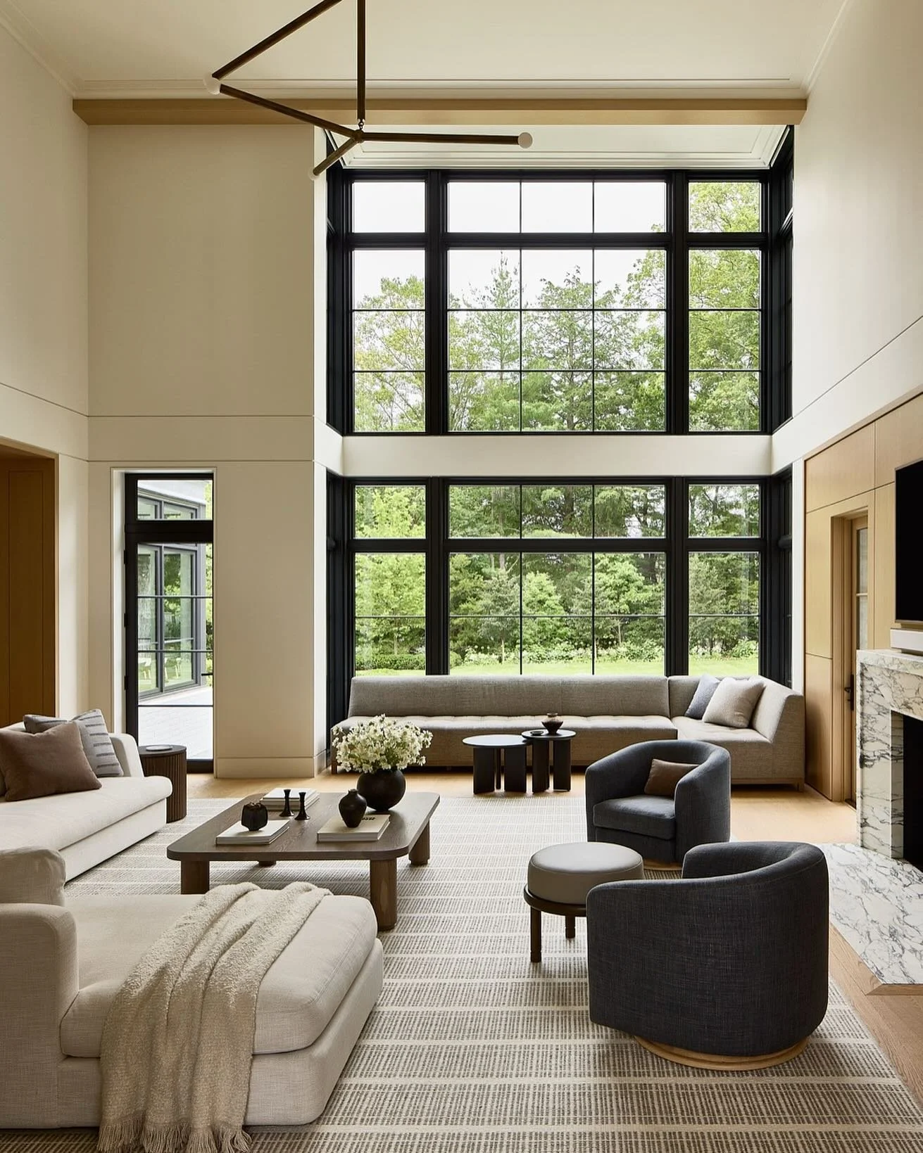 Soaring ceilings and warm hues in the Great Room of a recently completed project featured in @elledecorationhu 

@catalanoarchitects
@soderholm_builders 
@mkisiday photography 
@katjagreeff styling 
@karinemonie
