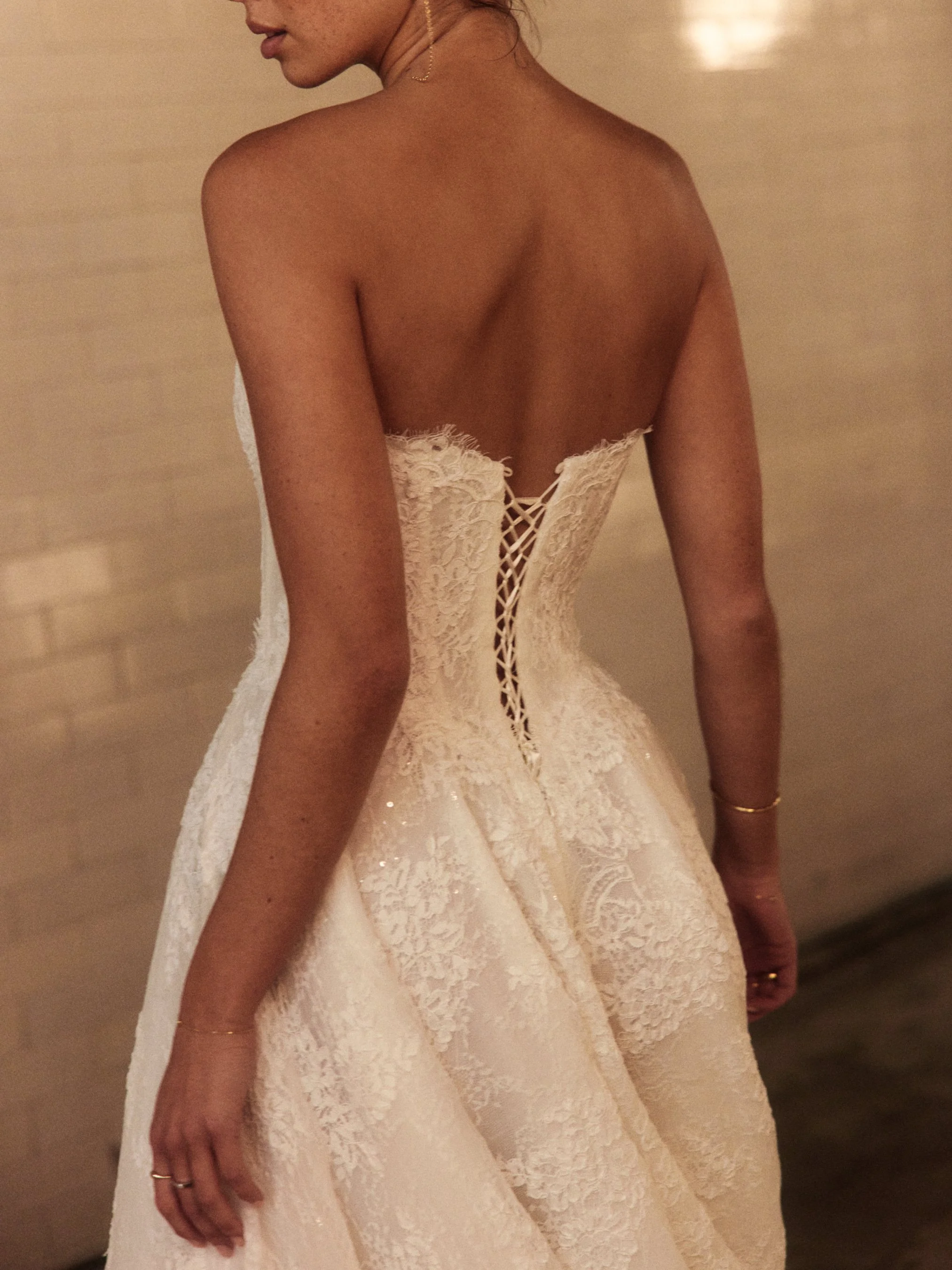 Dahlia_in_Chantilly_lace_4.jpg