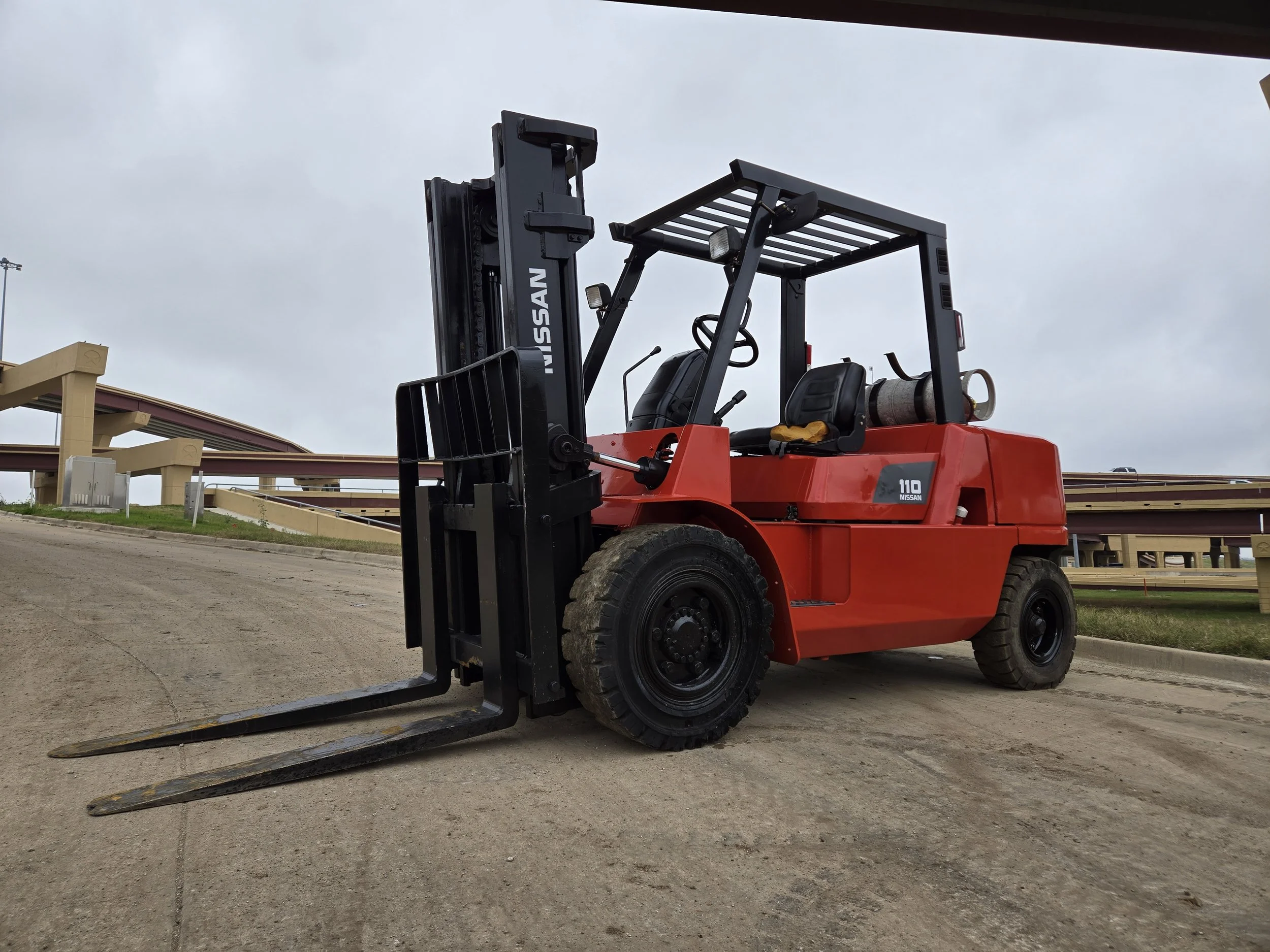 Nissan F04B50V (1).jpg