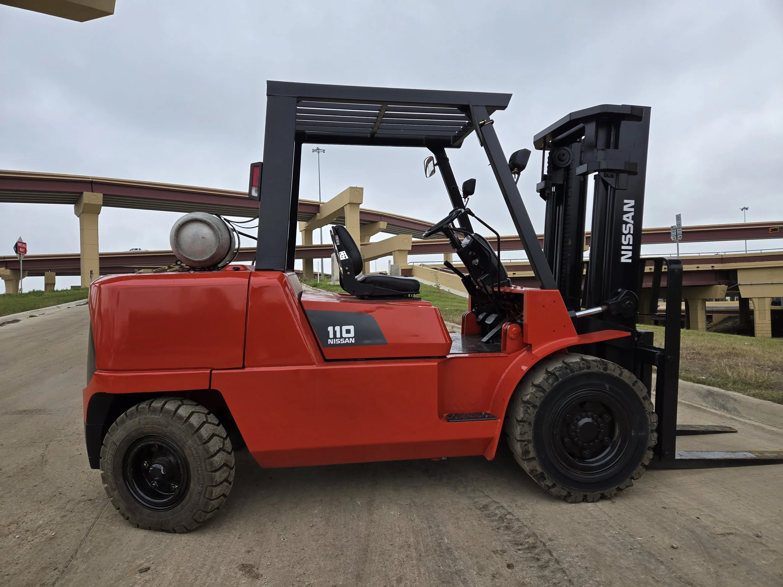 Nissan F04B50V (4).jpg