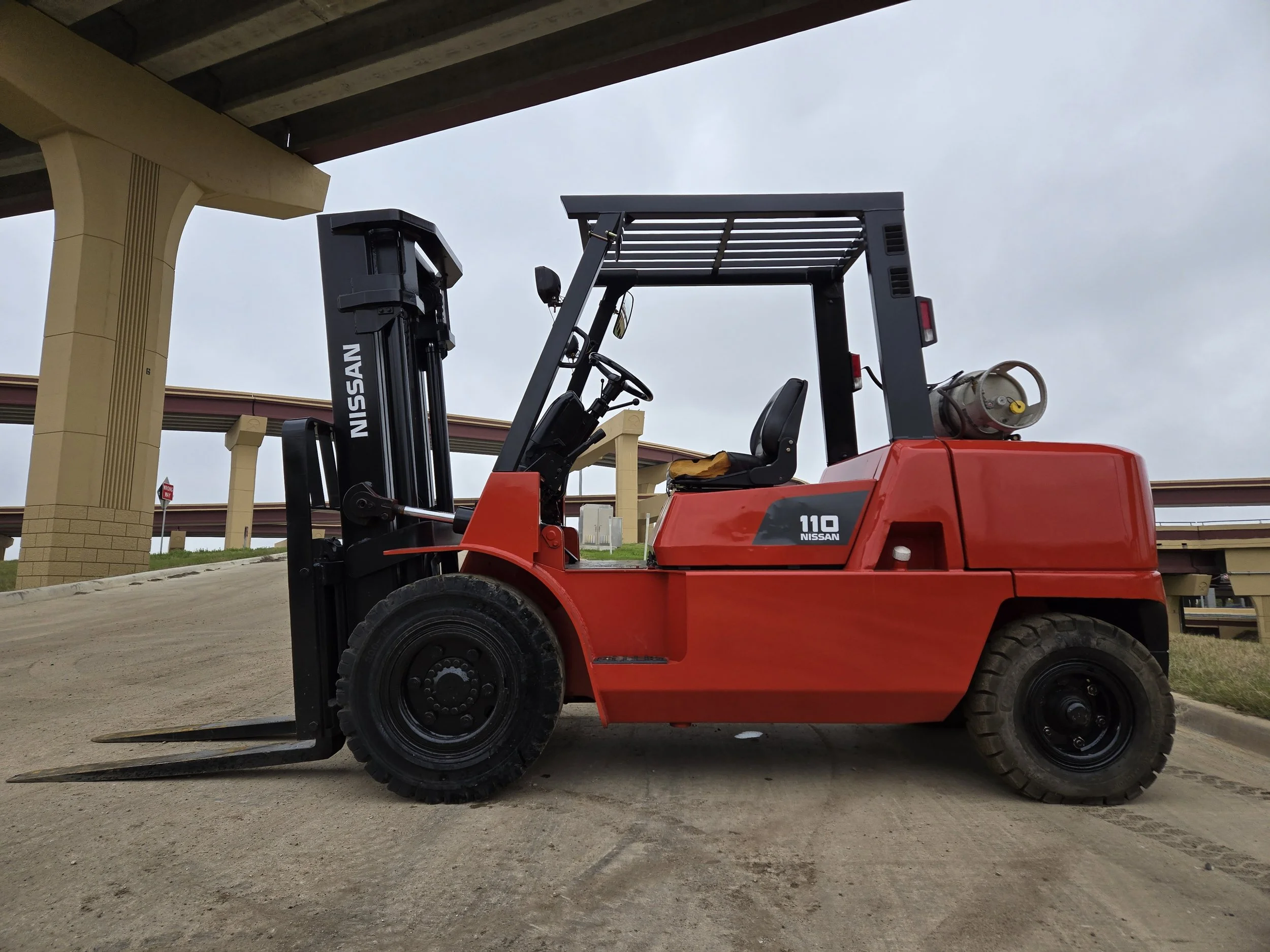 Nissan F04B50V (2).jpg