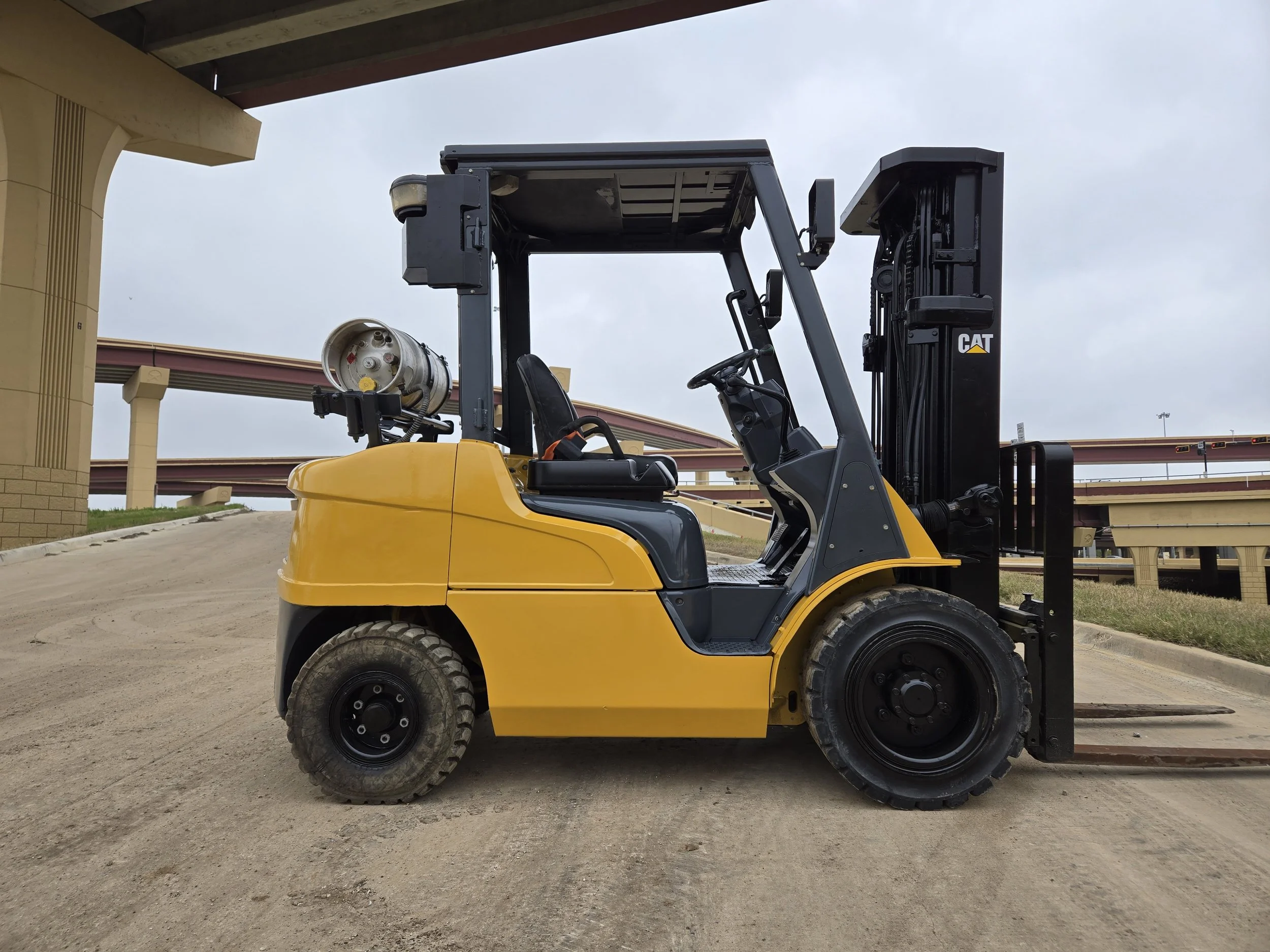 Cat 2P6000 (9).jpg