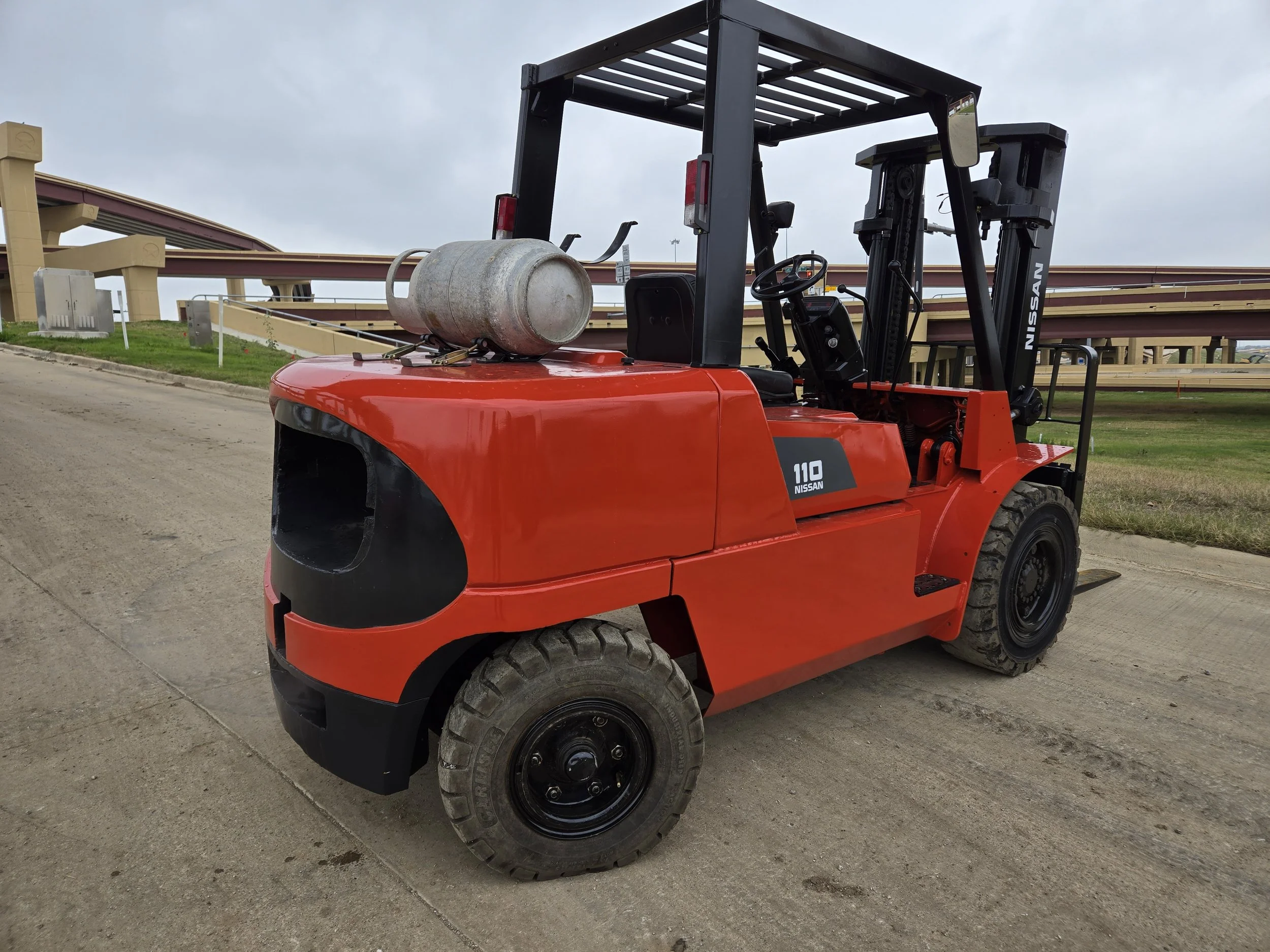 Nissan F04B50V (5).jpg