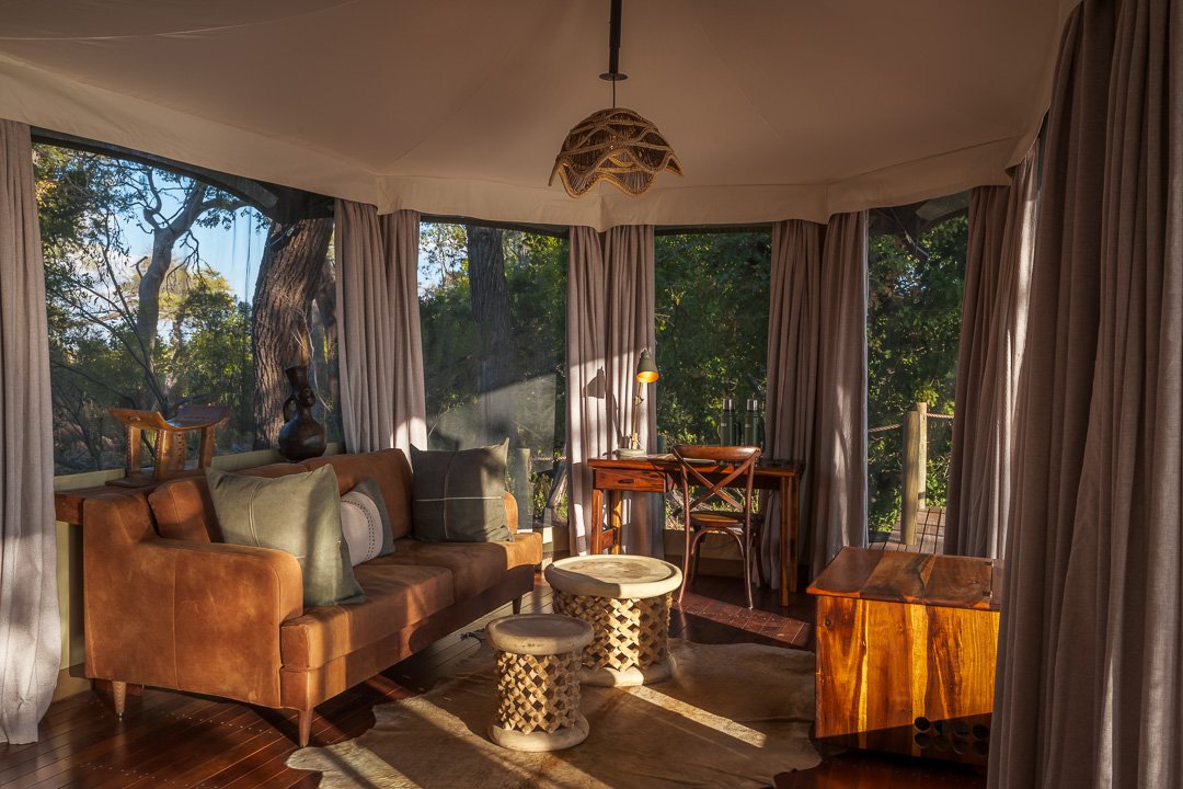 AHBS Macatoo 48 Standard tent Lounge Int.jpg