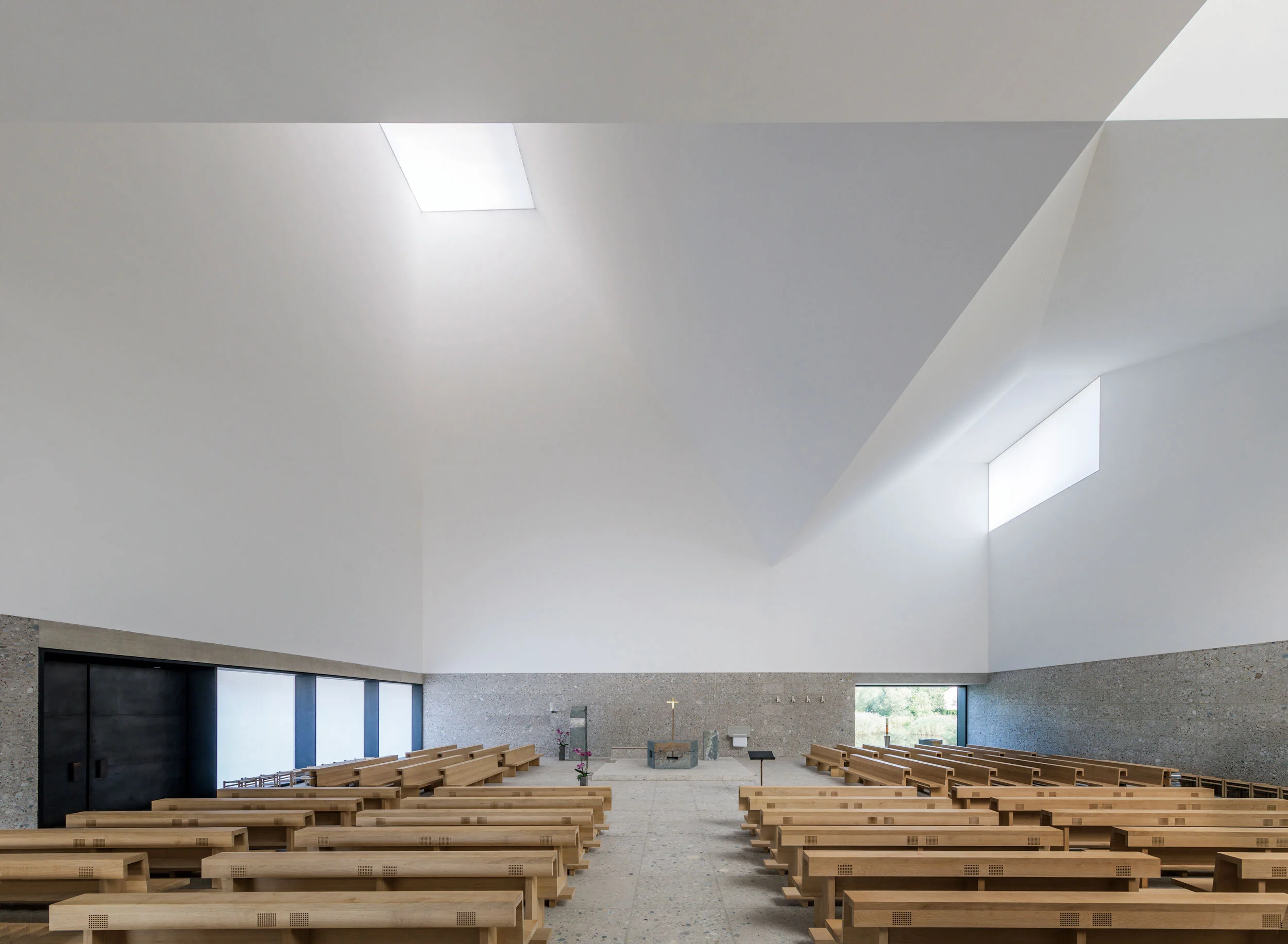 A front interior view of the Church of Seliger Pater Rupert Mayer