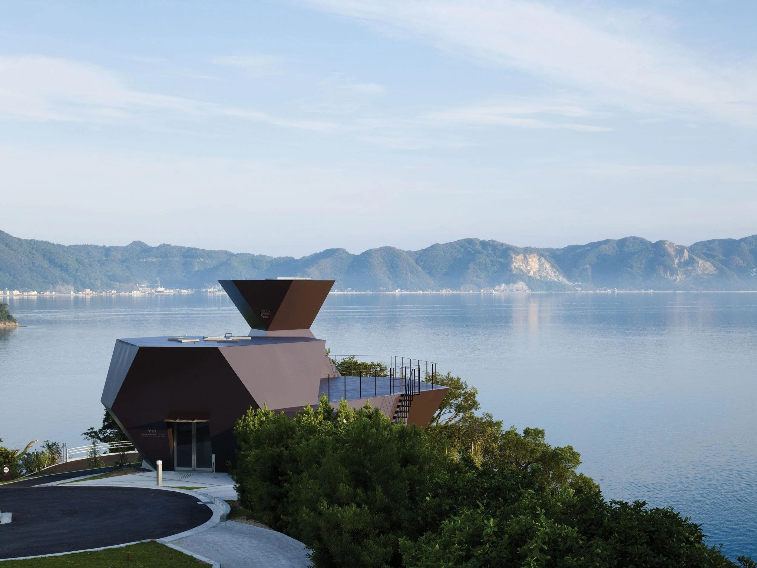 04-toyo-ito-museum-of-architecture-squoosh-photoshop-optimized.jpg