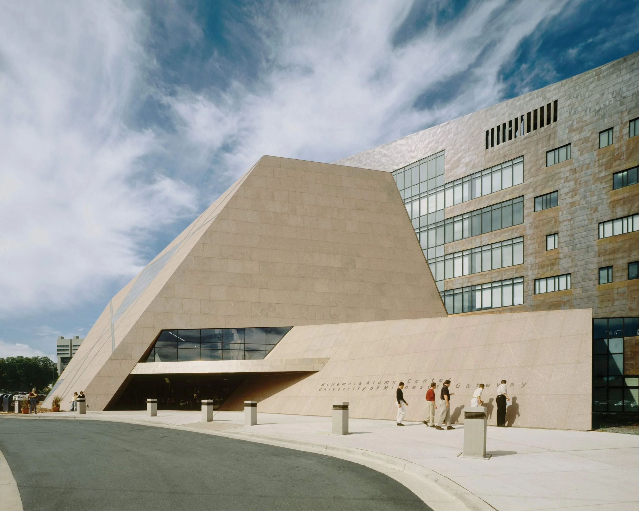 04-gateway-center-and-plaza-squoosh-photoshop-optimized.jpg