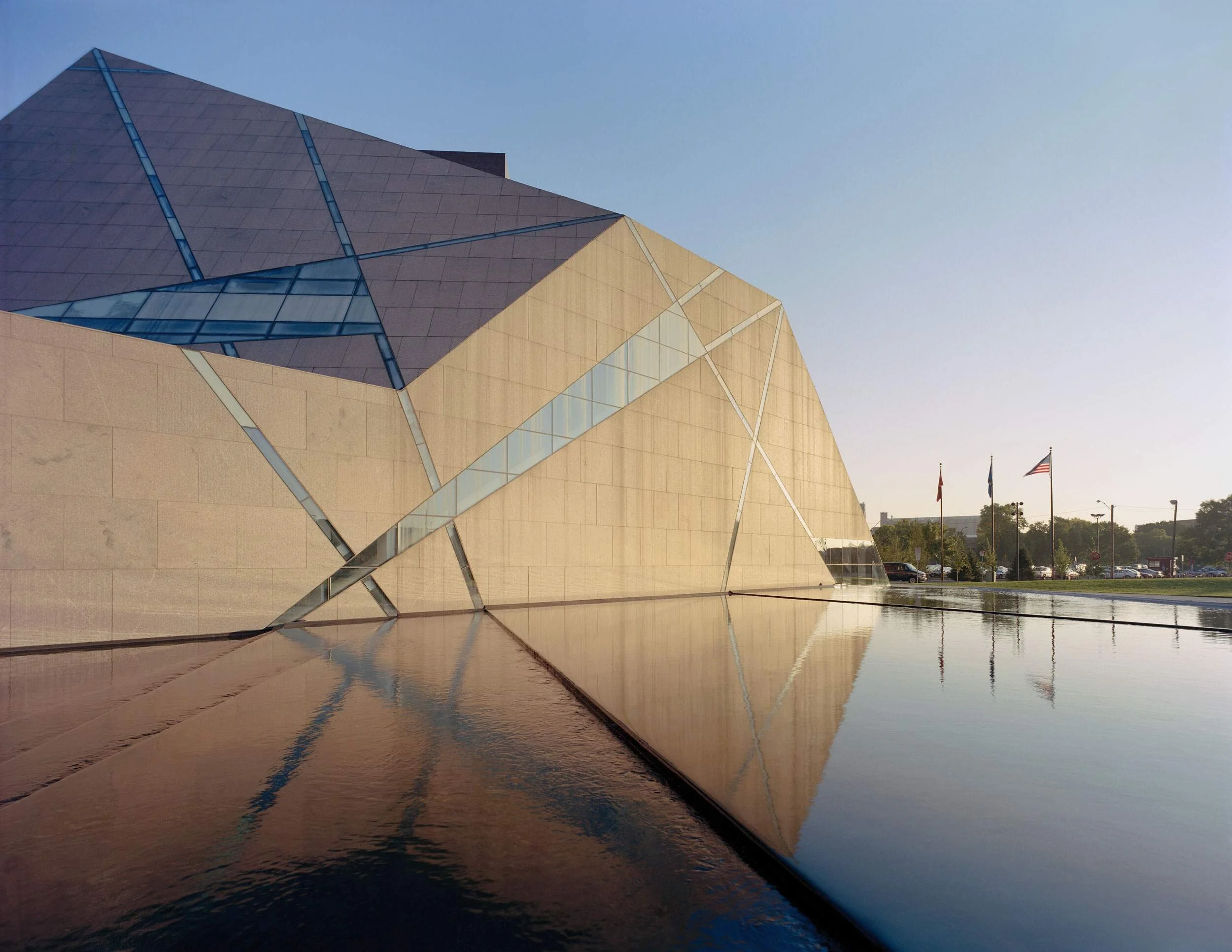 06-gateway-center-and-plaza-squoosh-photoshop-optimized.jpg