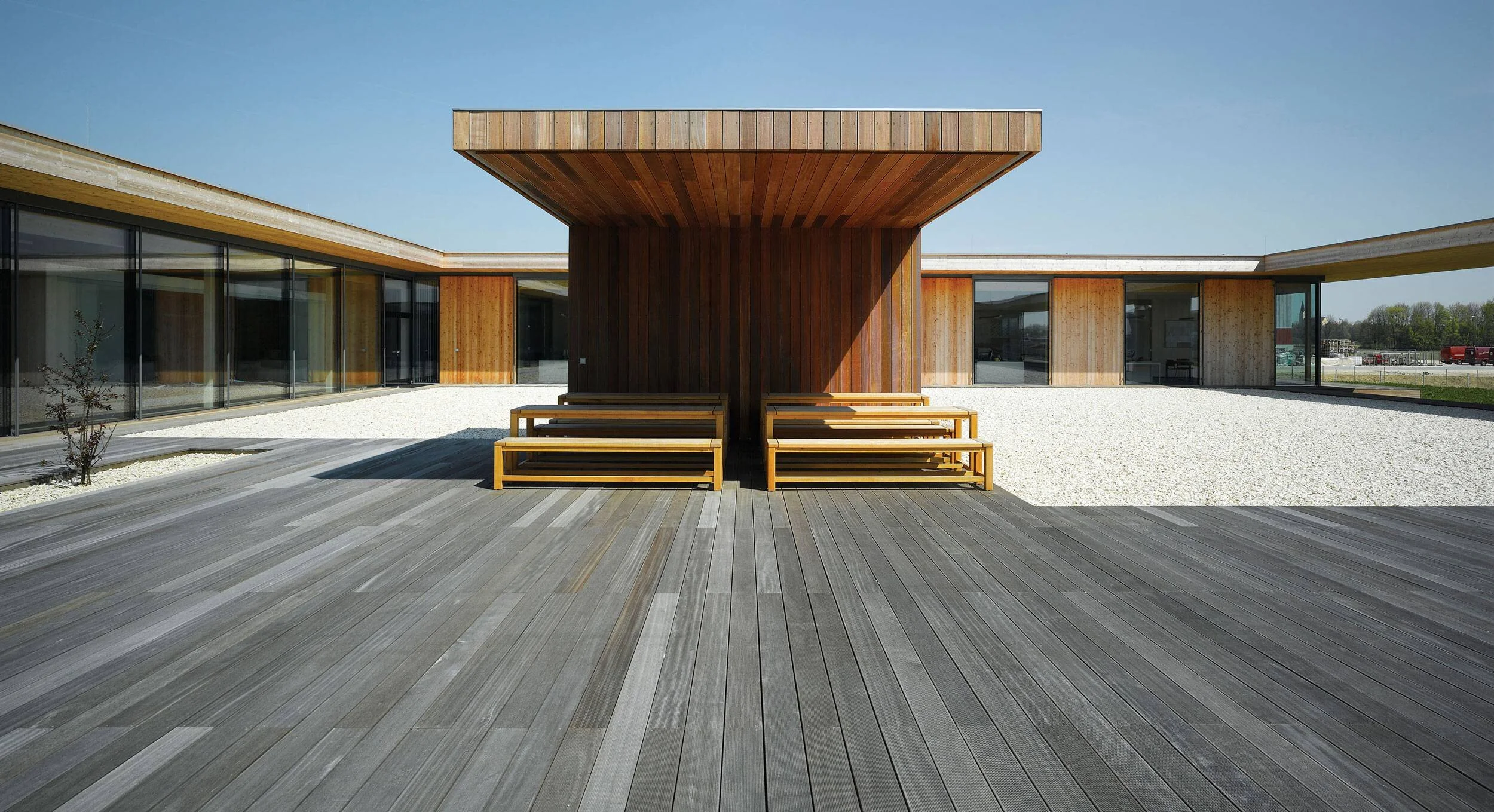 02-binder-woodcenter-squoosh-photoshop-optimized.jpg