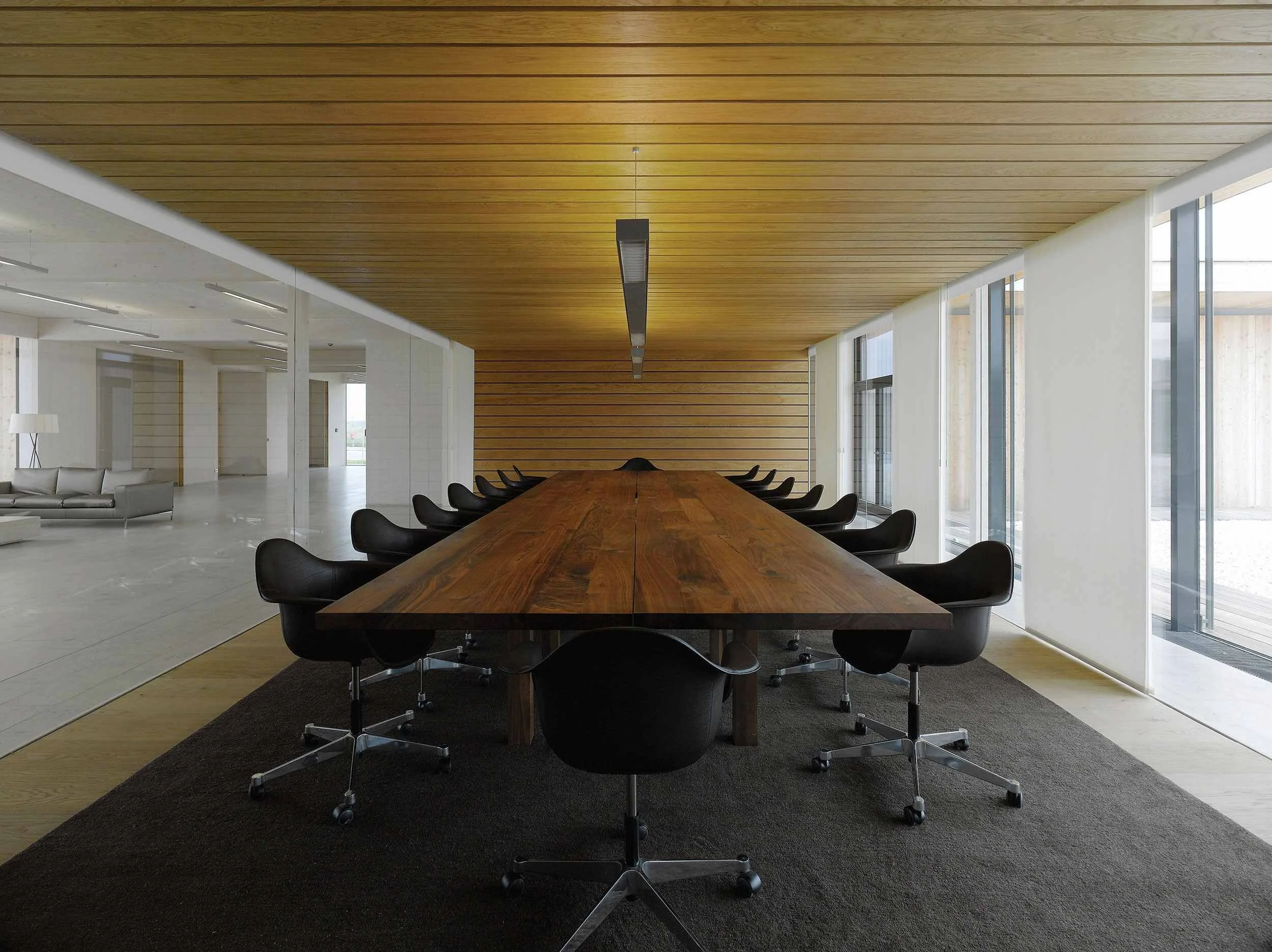 04-binder-woodcenter-squoosh-photoshop-optimized.jpg