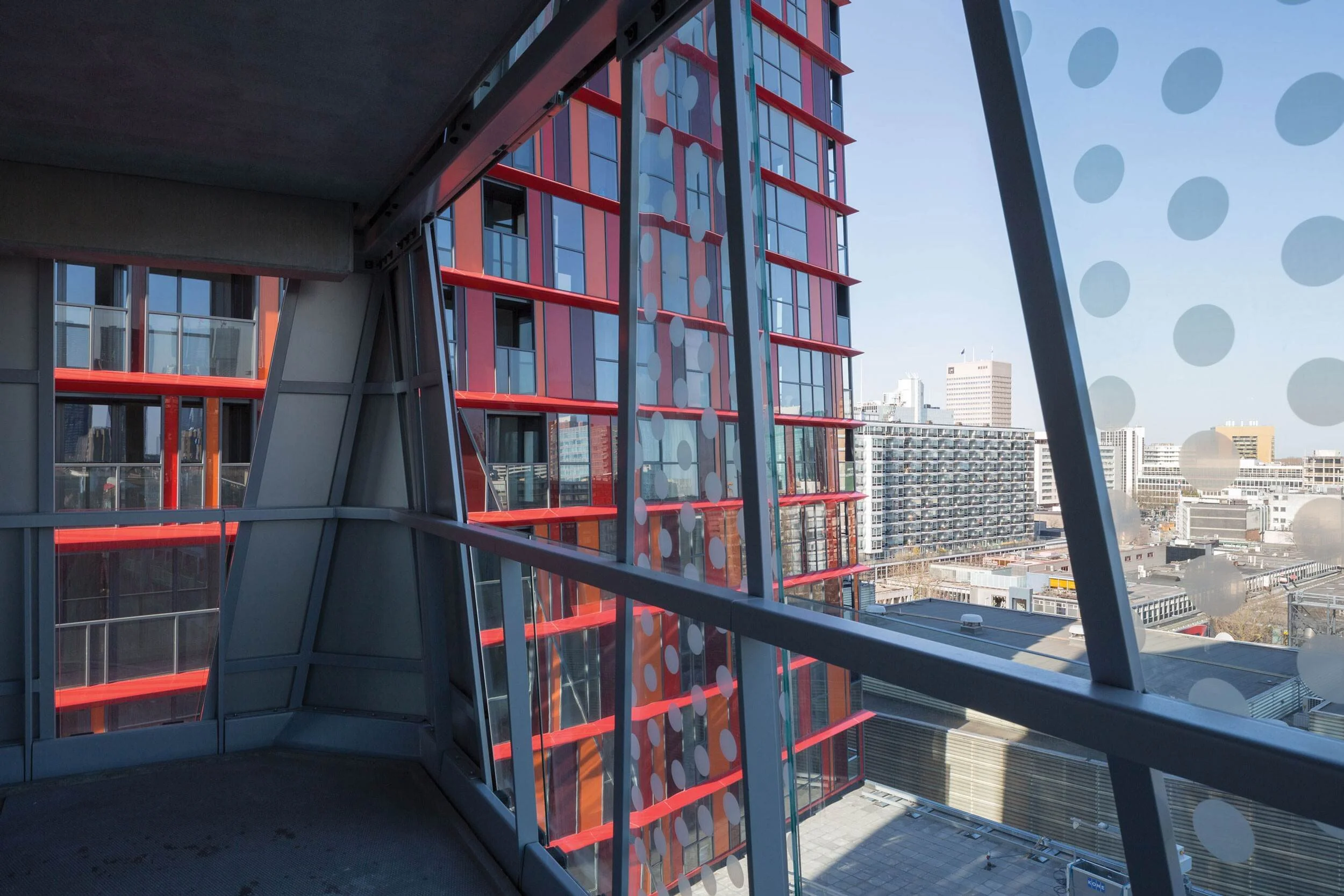 02-de-calypso-rotterdam-squoosh-photoshop-optimized.jpg