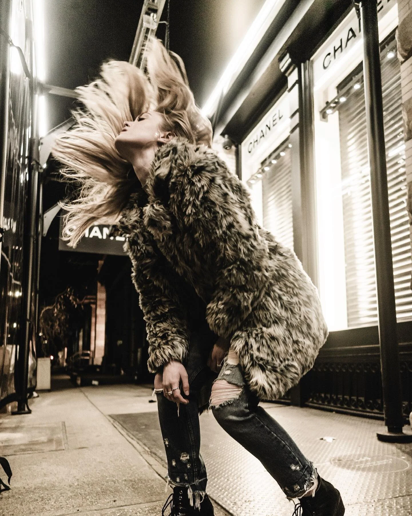 Gonna get back to posting shoots for a while since I have so much content backed up!! Always fun shooting creatively with @abbie_cadaby 🔥