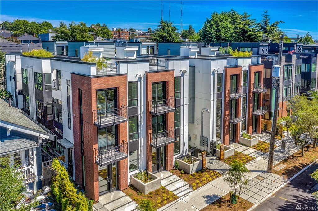 422 A 10 Ave E, Seattle&lt;strong&gt;Sold for $749,950, Represented Seller&lt;/strong&gt;