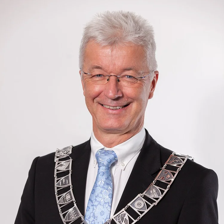 Fylkesordførar Jon Askeland