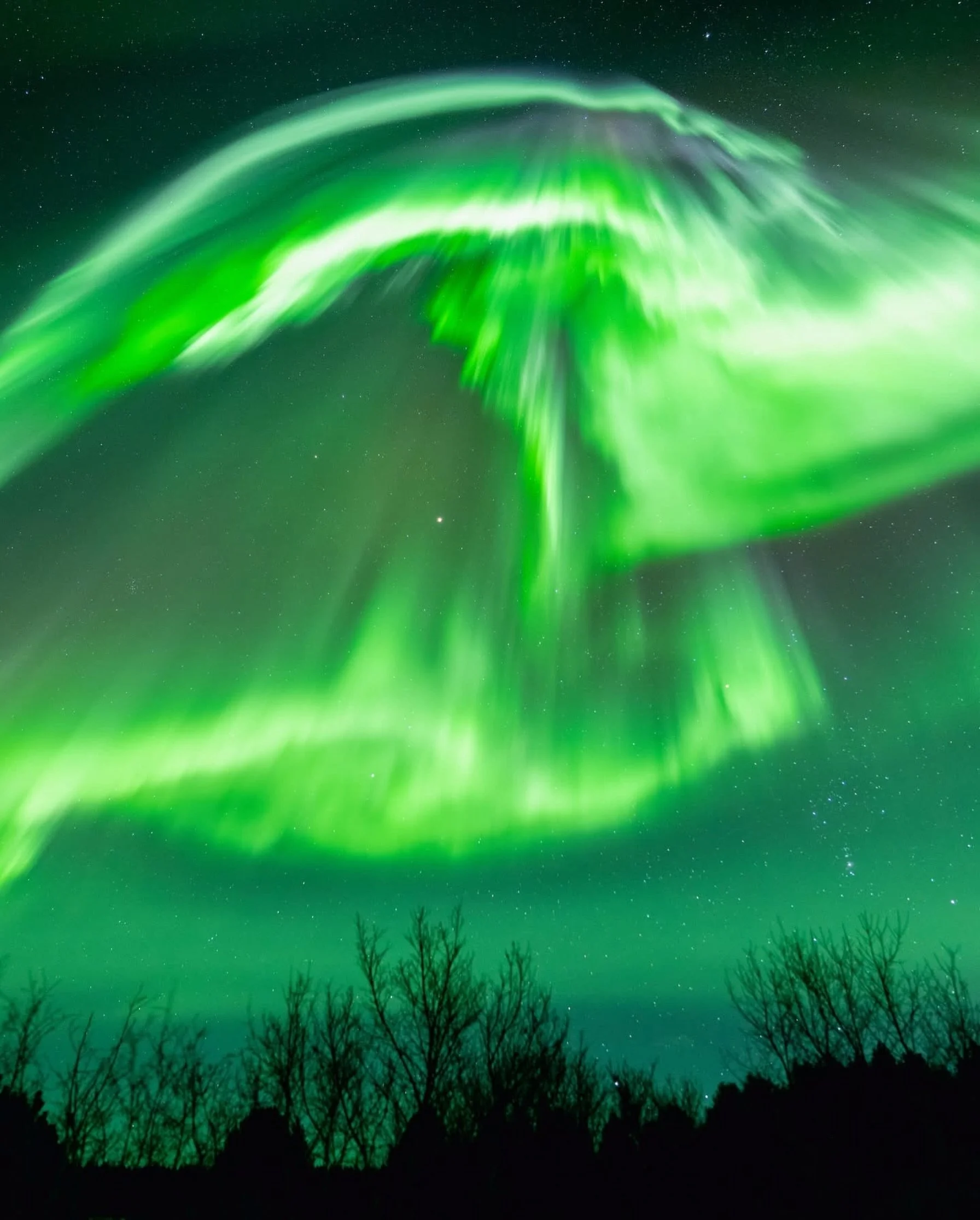 When the Northern Lights explode right above you.

This is the kind of aurora show you hope for&mdash;looking straight up as the sky suddenly comes alive and the lights dance directly overhead.

No photo can truly capture what it feels like to stand 