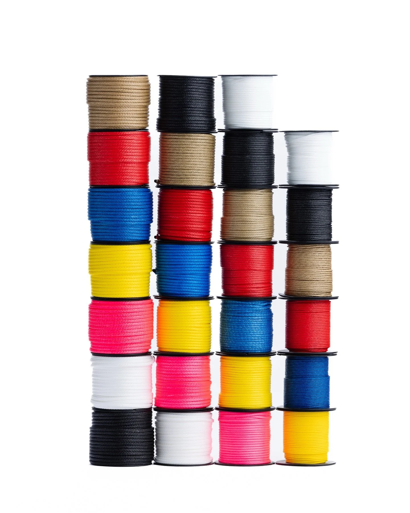 Compact 78 mini spool collection from 1.5mm to 3mm. Made from SK78 Dyneema and constructed to hold a rounded shape. This makes for better abrasion resistance, ease of splicing and turning though systems. Perfect for setting up purchase systems and la