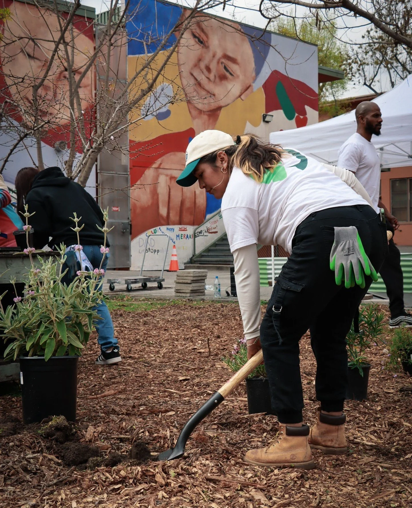 We're two days away from our big garden move and replant at Trinity St. Elementary! We need all hands on deck to relocate our raised beds (especially the U shaped one!) to a new location on campus. Hope to see you! Saturday, December 20th from 9am-12