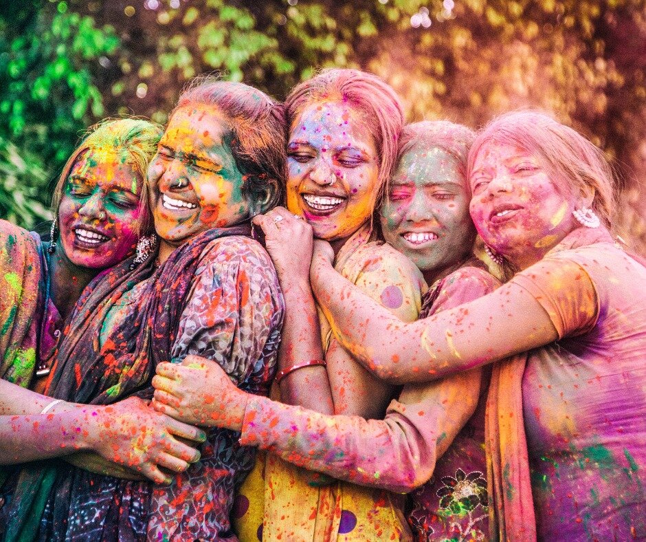 To all those celebrating Holi today, may your Festival of Love and Colors bring you joy and peace.
#holi #festivalofcolours #festivaloflove #dbewomen #festivalofspring #india
