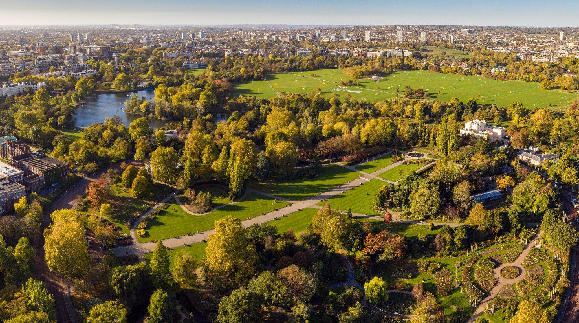 The Regents Park, home to the London Zoo and Regent&rsquo;s University, came into possession of the Crown after the Reformation in 1500&rsquo;s. It was the Prince Regent in the 1800&rsquo;s that proposed turning into a pleasure gardens. On the outski